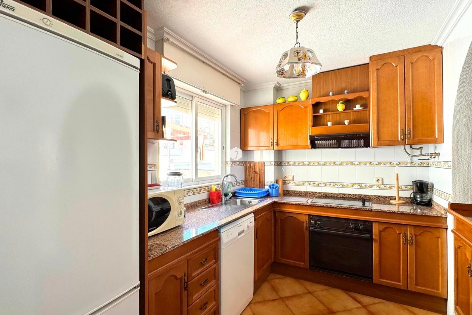 Z drugiej ręki - Daszek -
Torrevieja - Costa Blanca