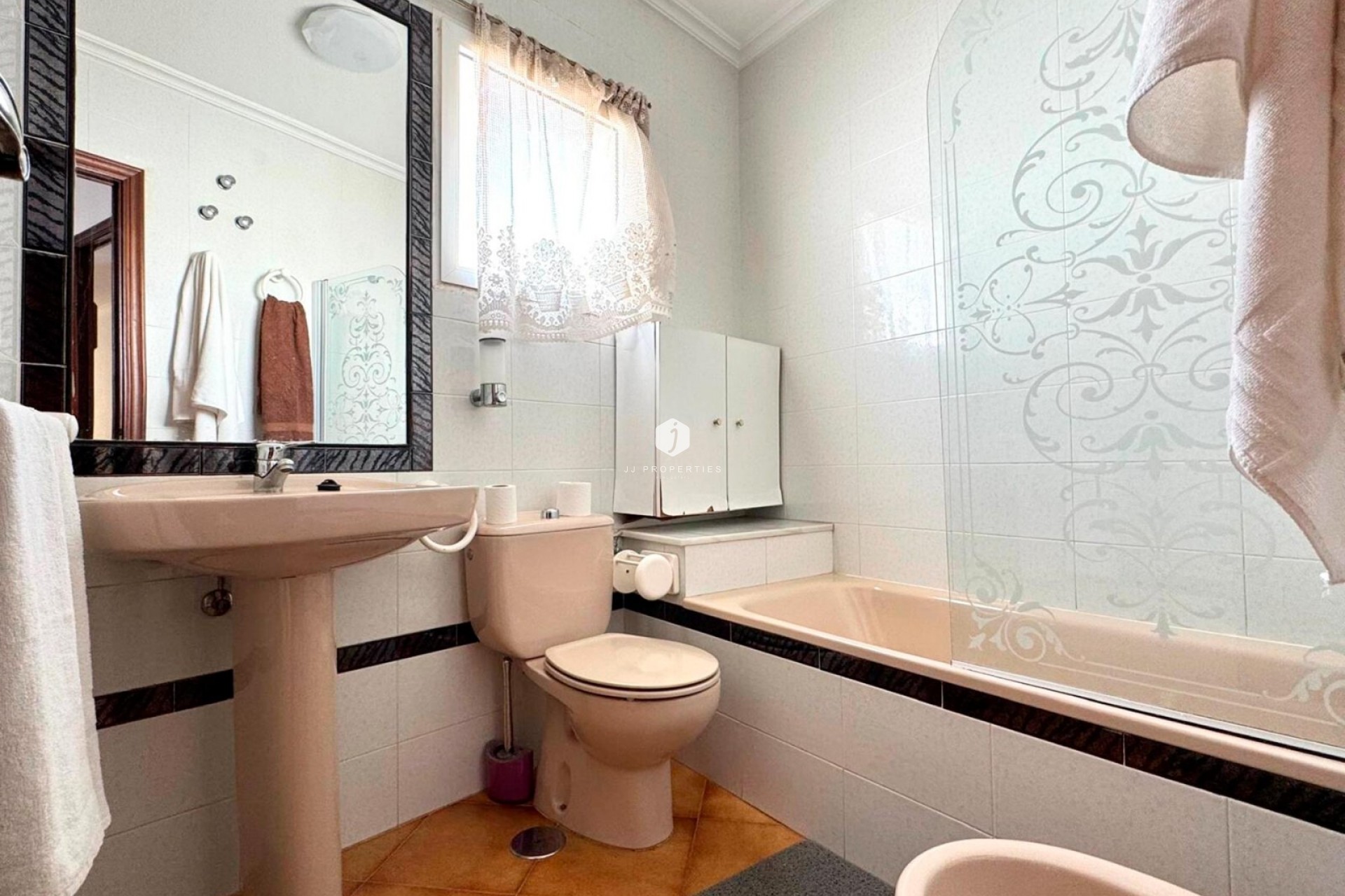 Z drugiej ręki - Daszek -
Torrevieja - Costa Blanca