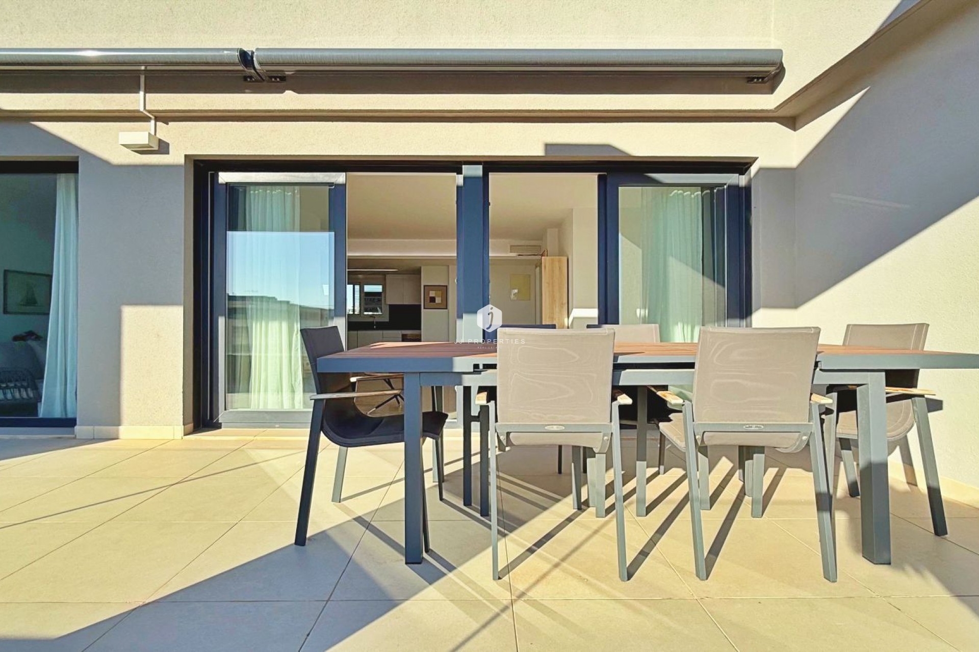 Z drugiej ręki - Daszek -
Torrevieja - Costa Blanca