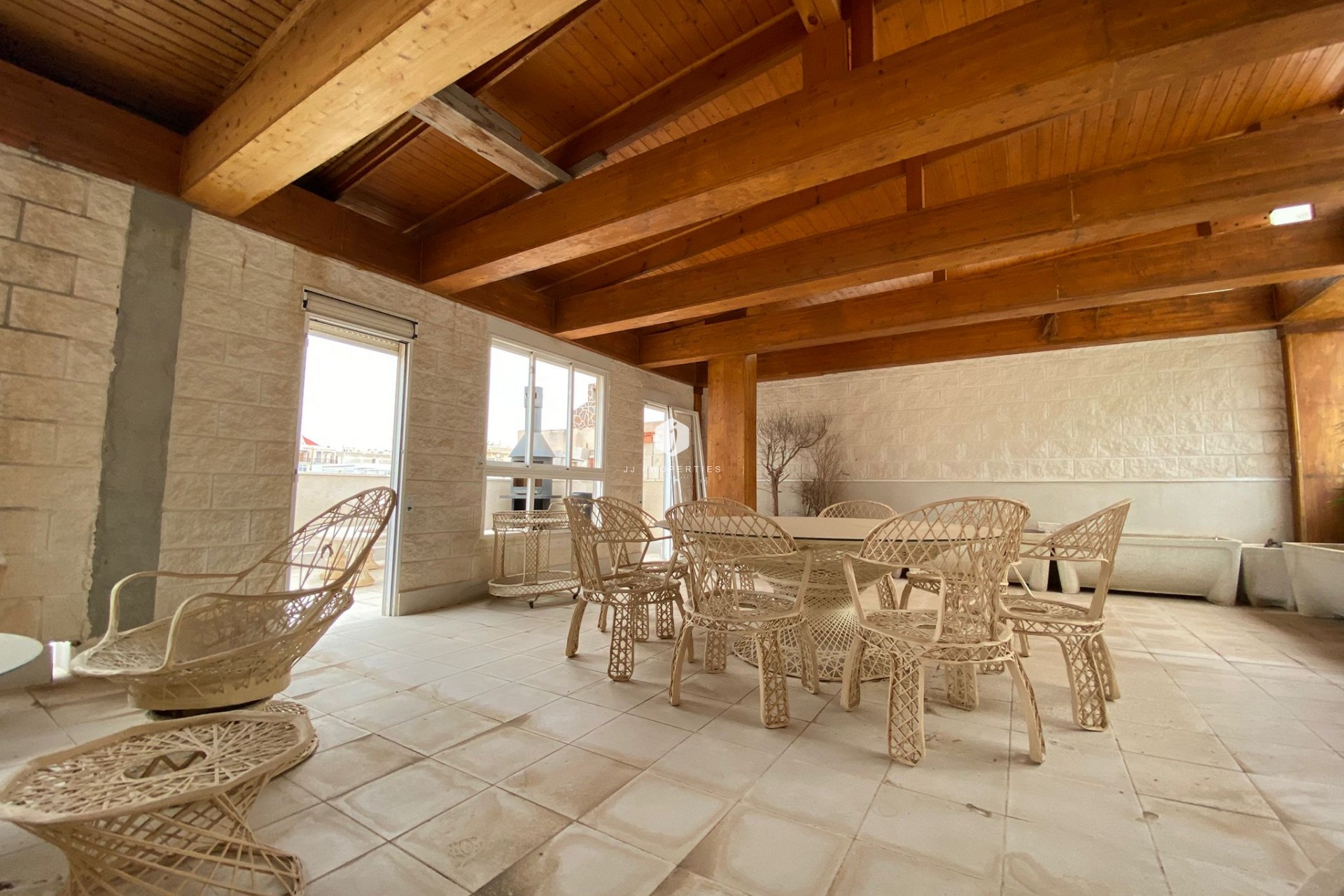 Z drugiej ręki - Daszek -
Torrevieja - Costa Blanca