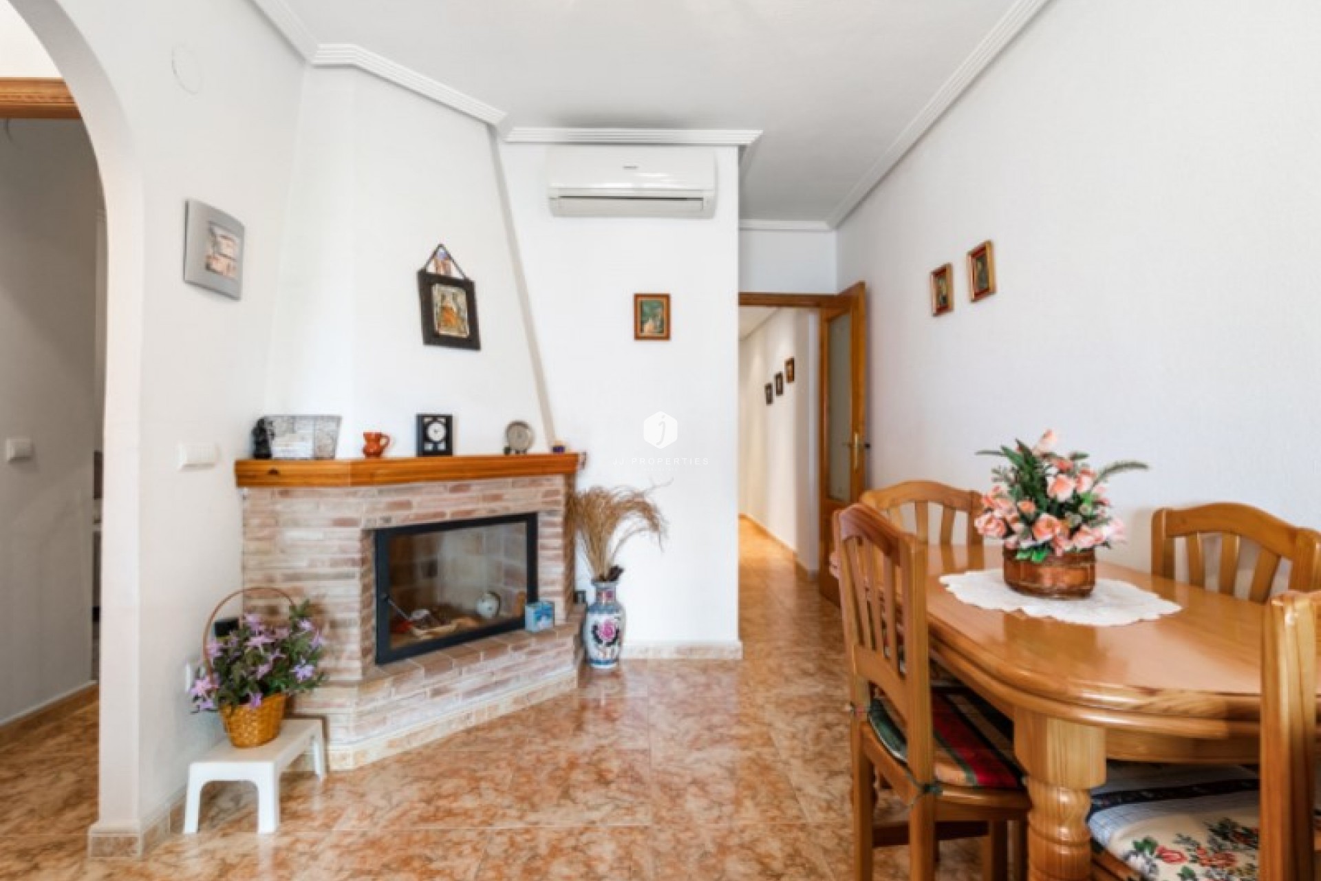 Z drugiej ręki - Daszek -
Torrevieja - Costa Blanca