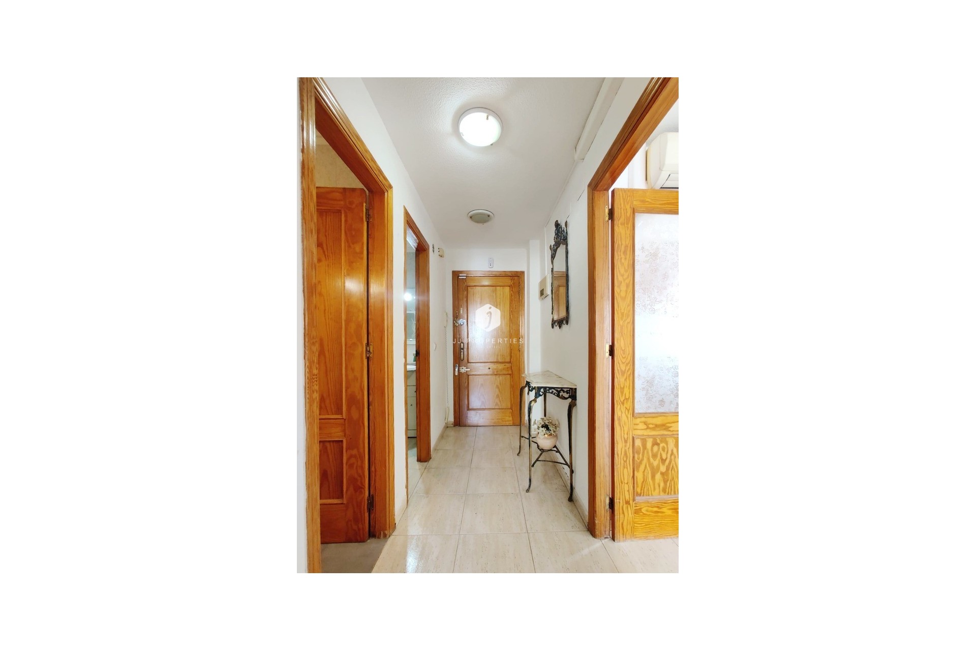 Z drugiej ręki - Daszek -
Torrevieja - Costa Blanca