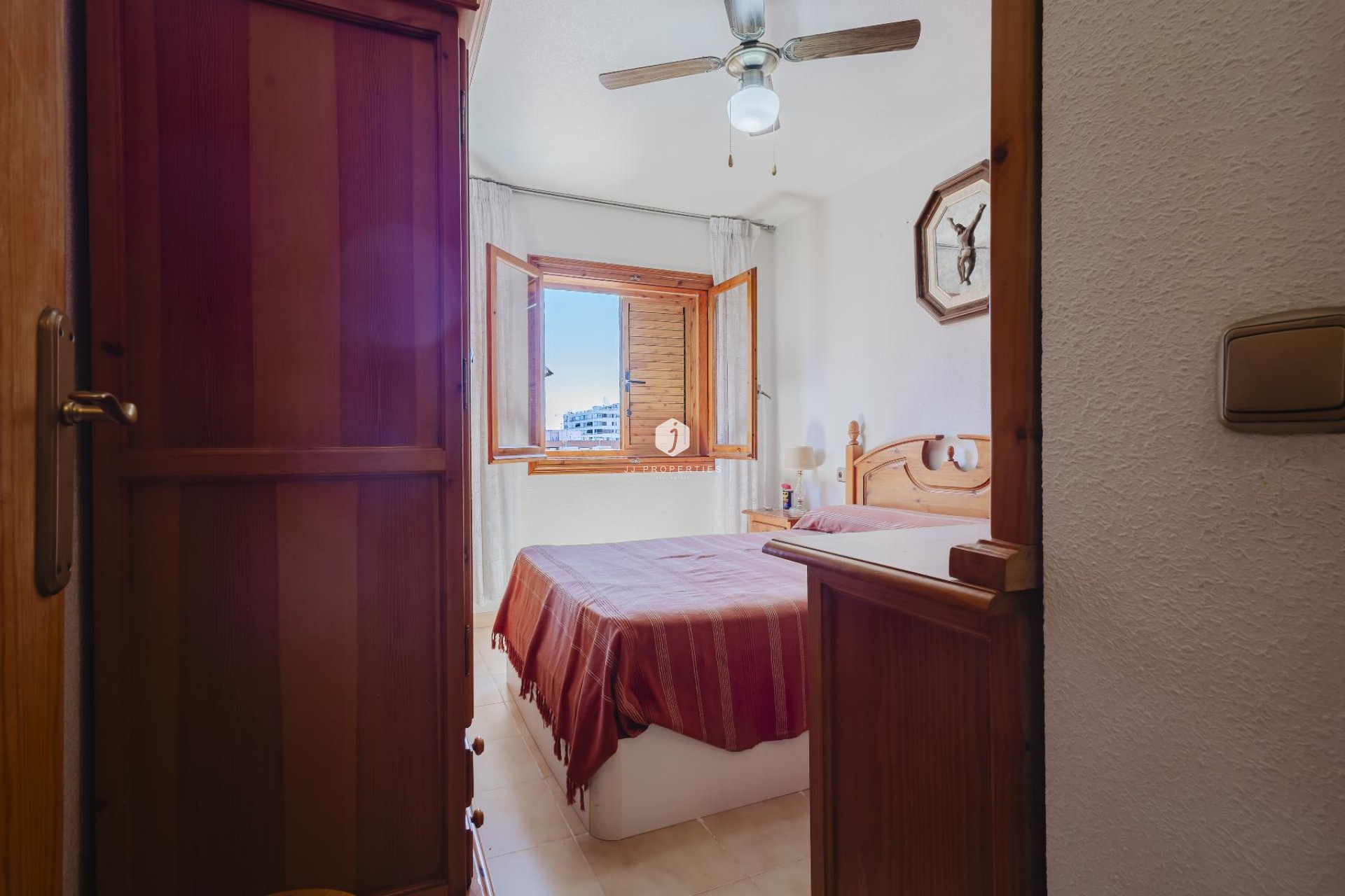 Z drugiej ręki - Daszek -
Torrevieja - Costa Blanca