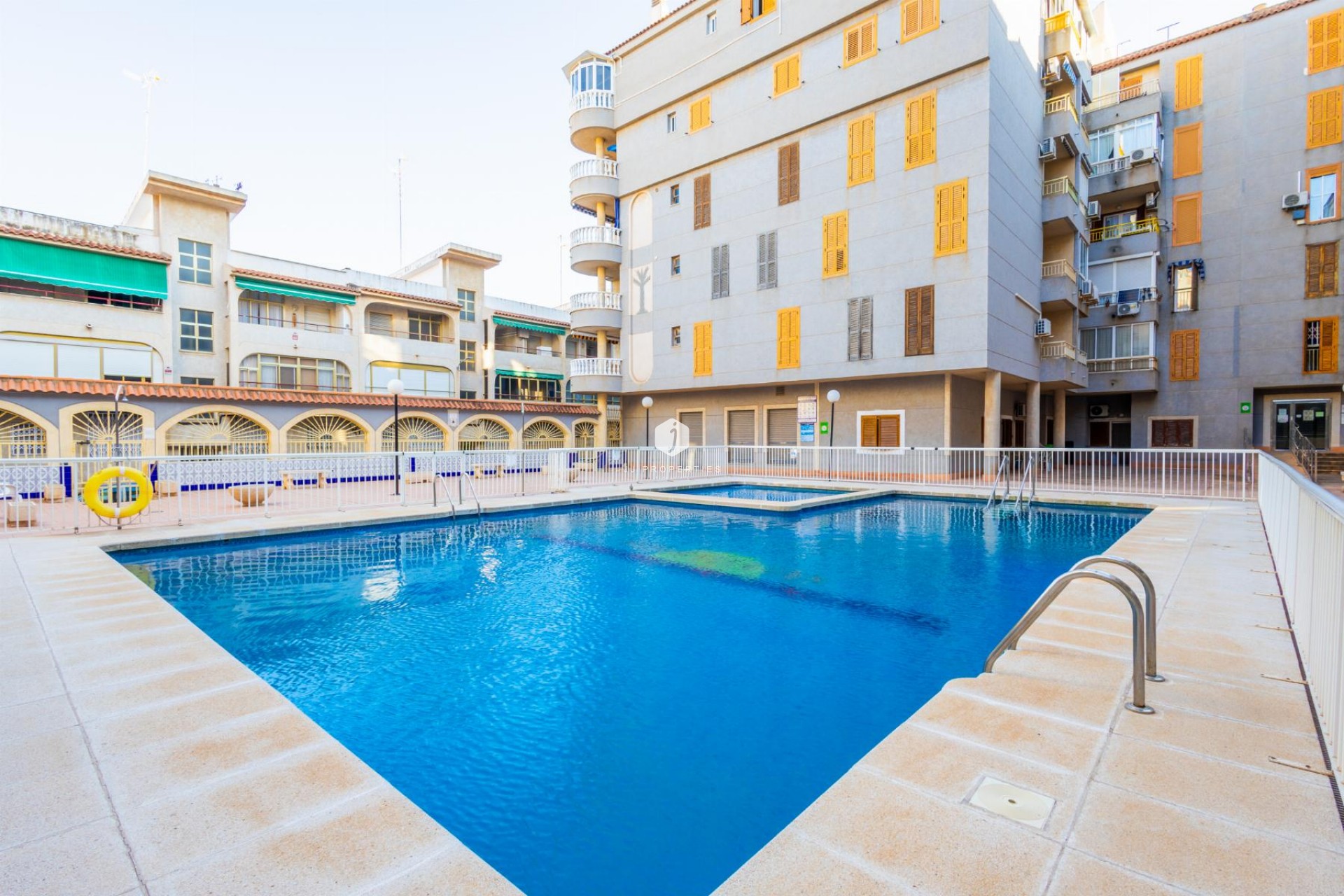 Z drugiej ręki - Daszek -
Torrevieja - Costa Blanca