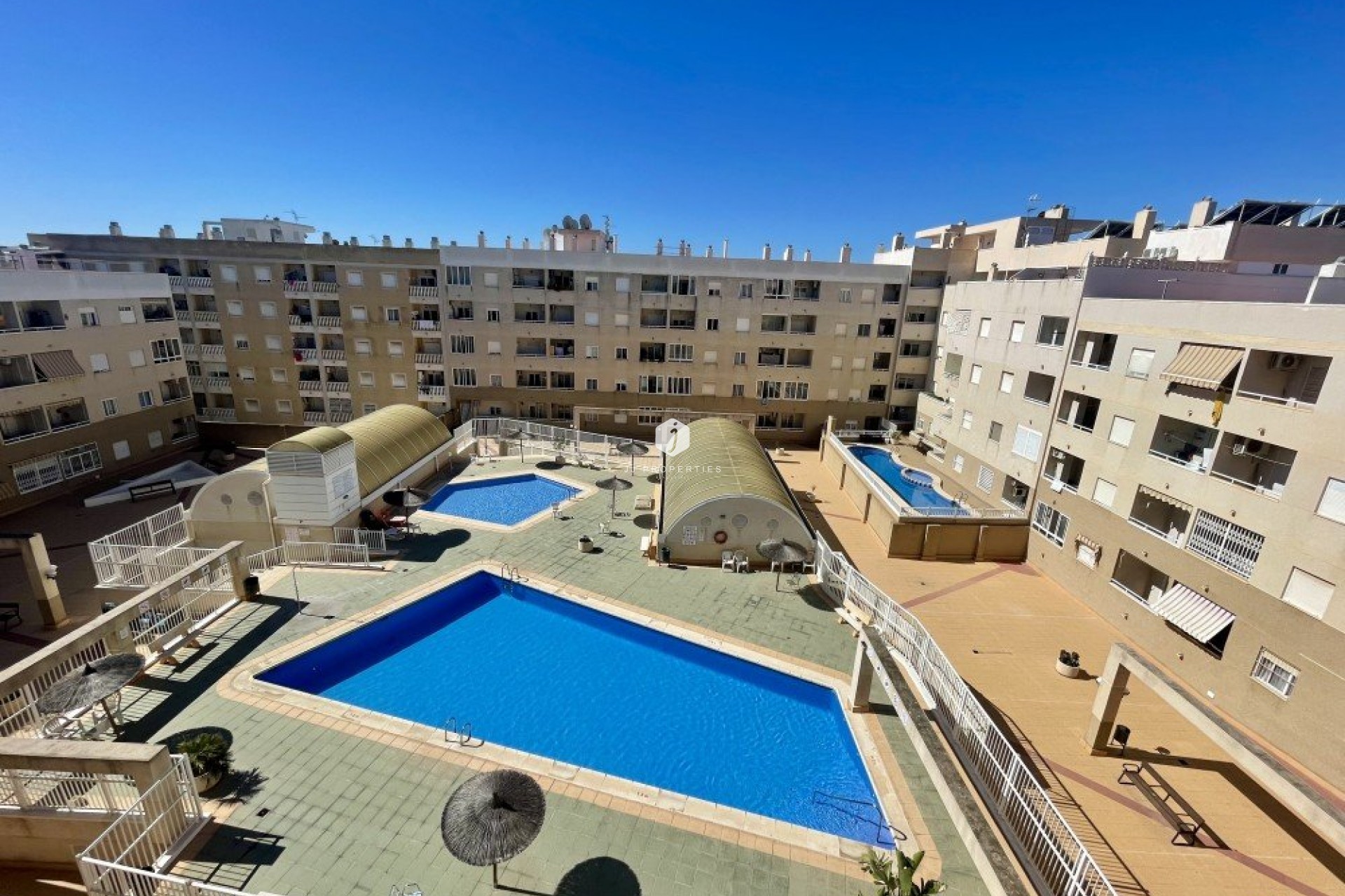 Z drugiej ręki - Daszek -
Torrevieja - Costa Blanca