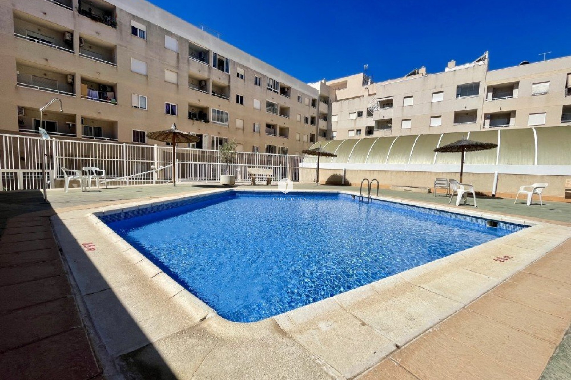 Z drugiej ręki - Daszek -
Torrevieja - Costa Blanca