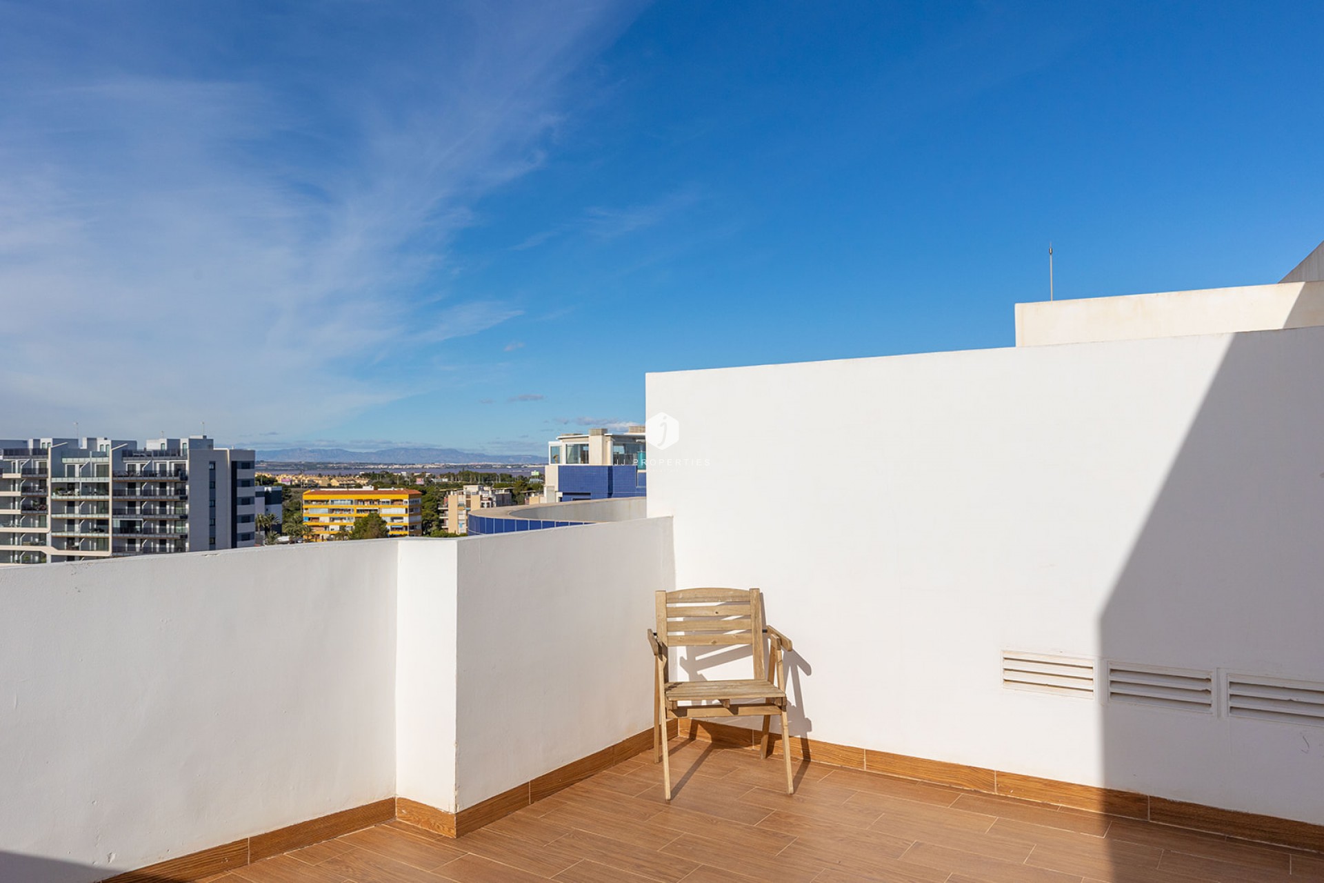 Z drugiej ręki - Daszek -
Torrevieja - Costa Blanca