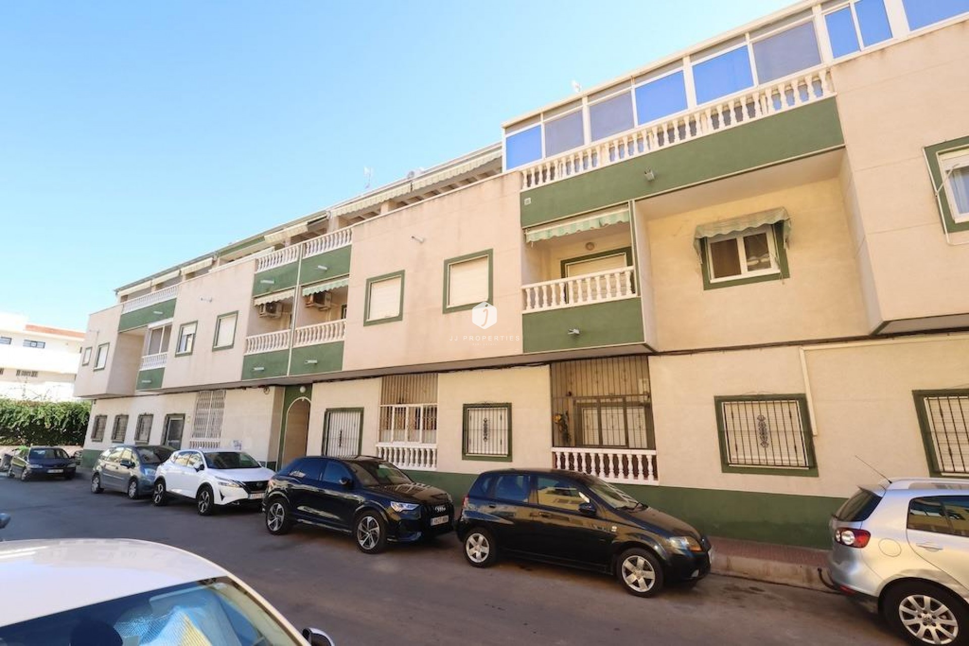 Z drugiej ręki - Daszek -
Torrevieja - Costa Blanca
