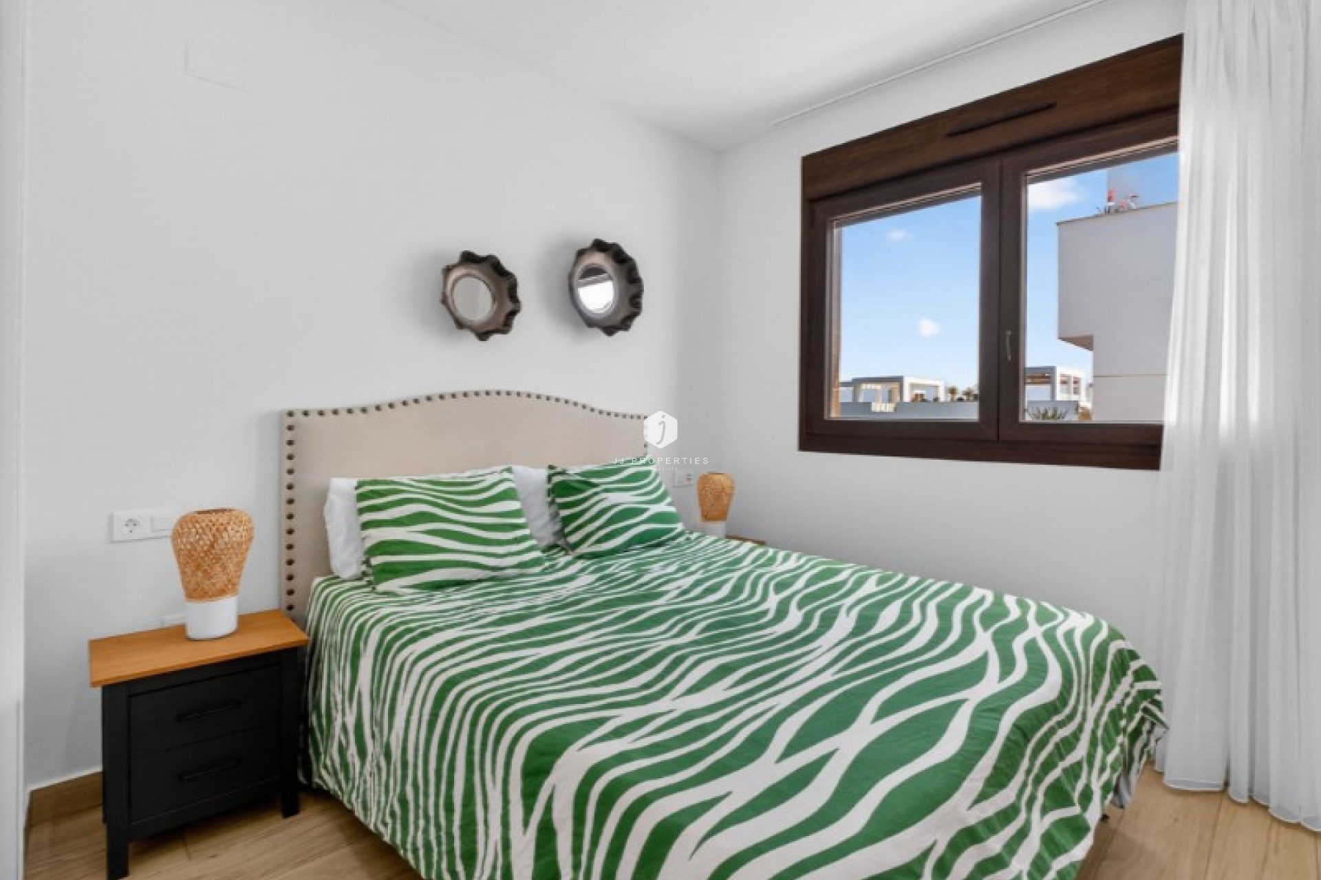 Z drugiej ręki - Daszek -
Torrevieja - Costa Blanca