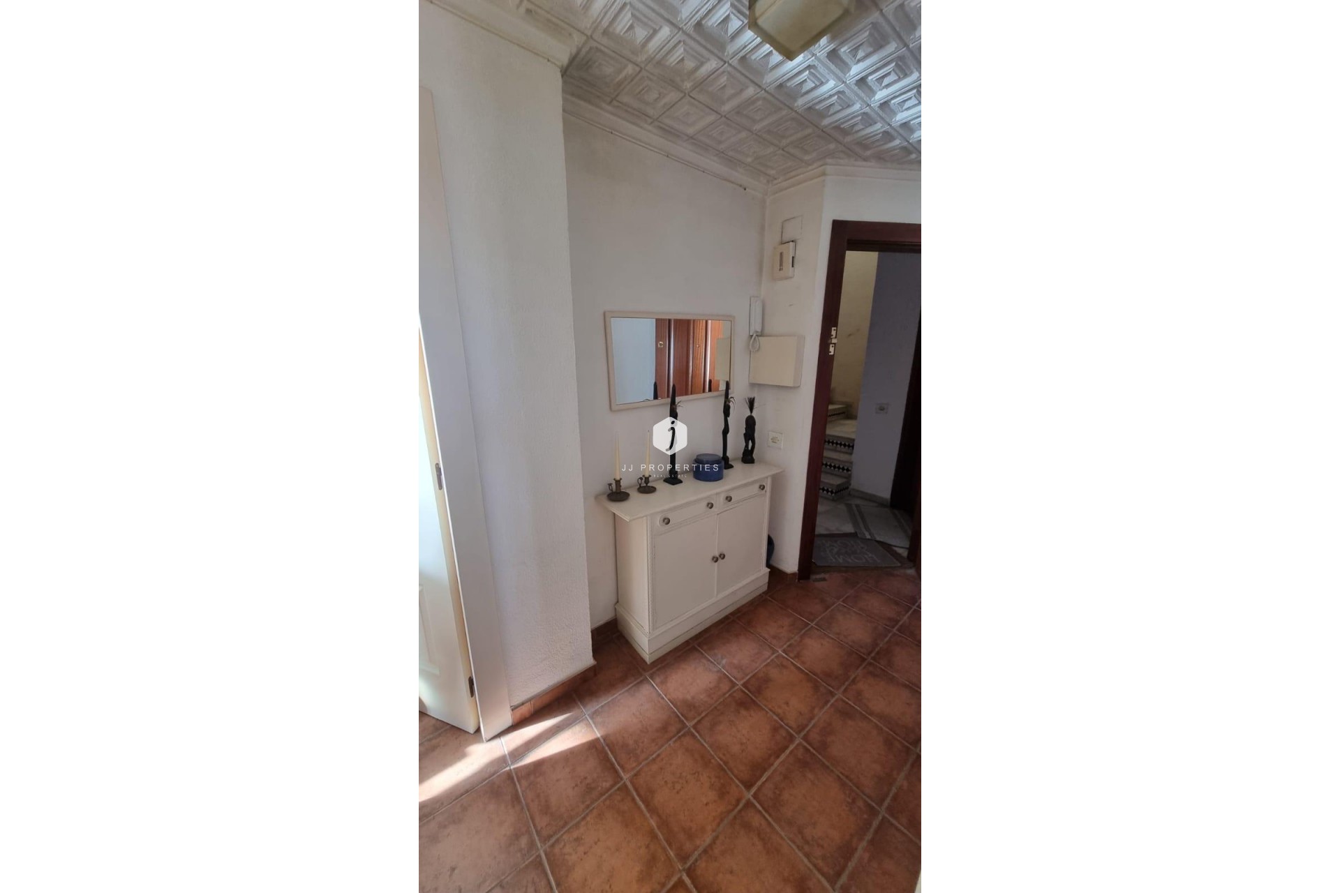 Z drugiej ręki - Daszek -
Torrevieja - El Acequión - Los Náufragos