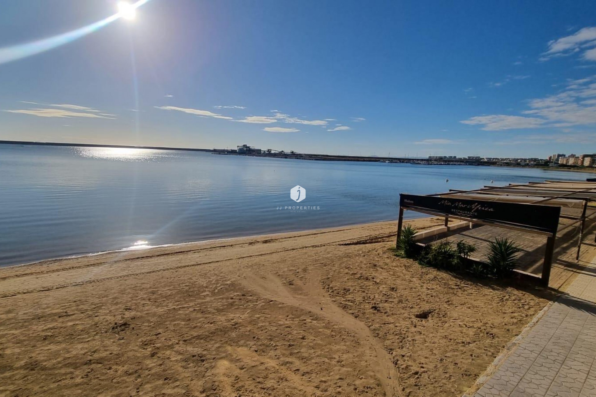 Z drugiej ręki - Daszek -
Torrevieja - El Acequión - Los Náufragos