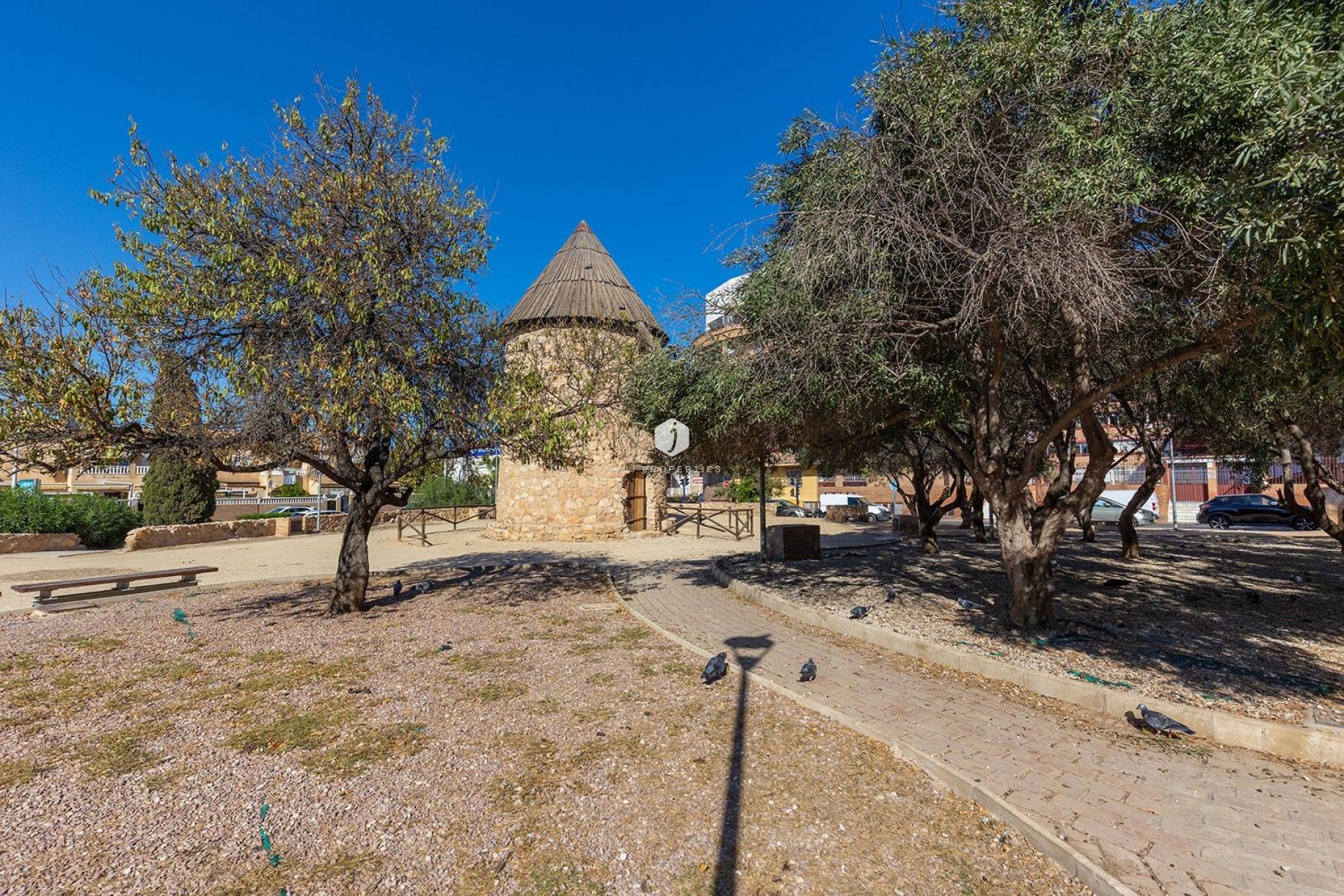 Z drugiej ręki - Daszek -
Torrevieja - El molino