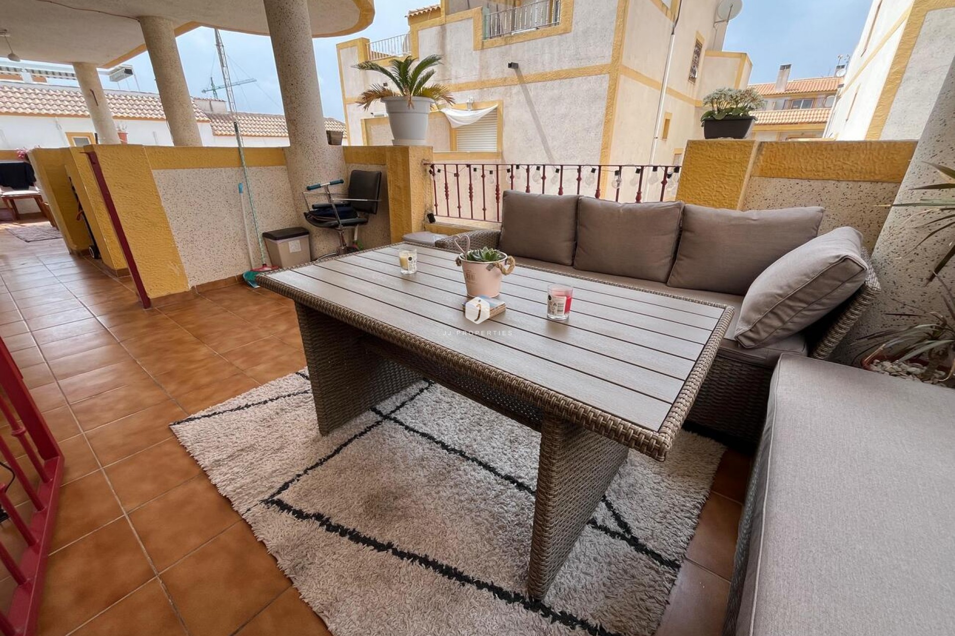 Z drugiej ręki - Daszek -
Torrevieja - La Florida