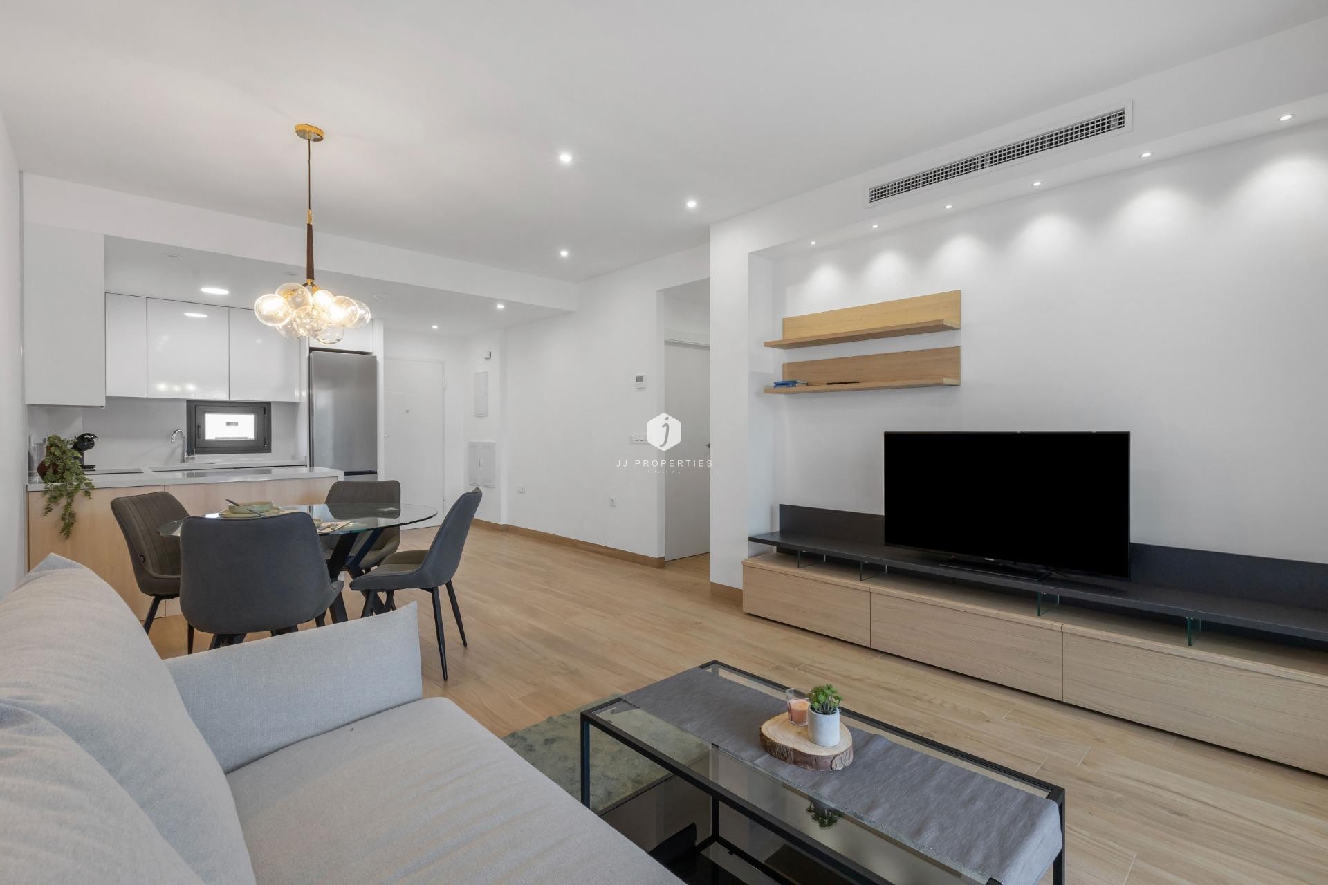 Z drugiej ręki - Daszek -
Torrevieja - Los Balcones - Los Altos del Edén