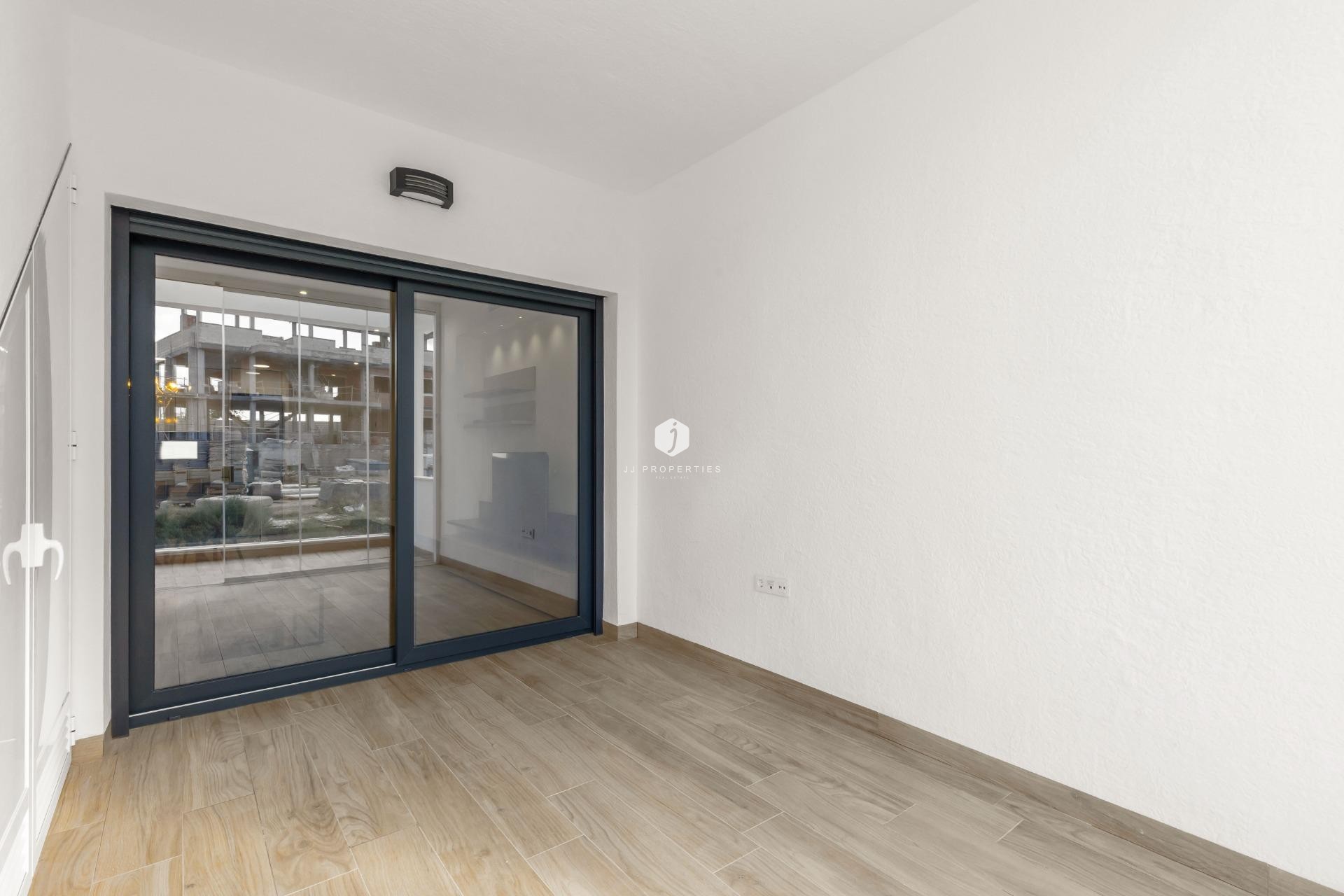 Z drugiej ręki - Daszek -
Torrevieja - Los Balcones - Los Altos del Edén