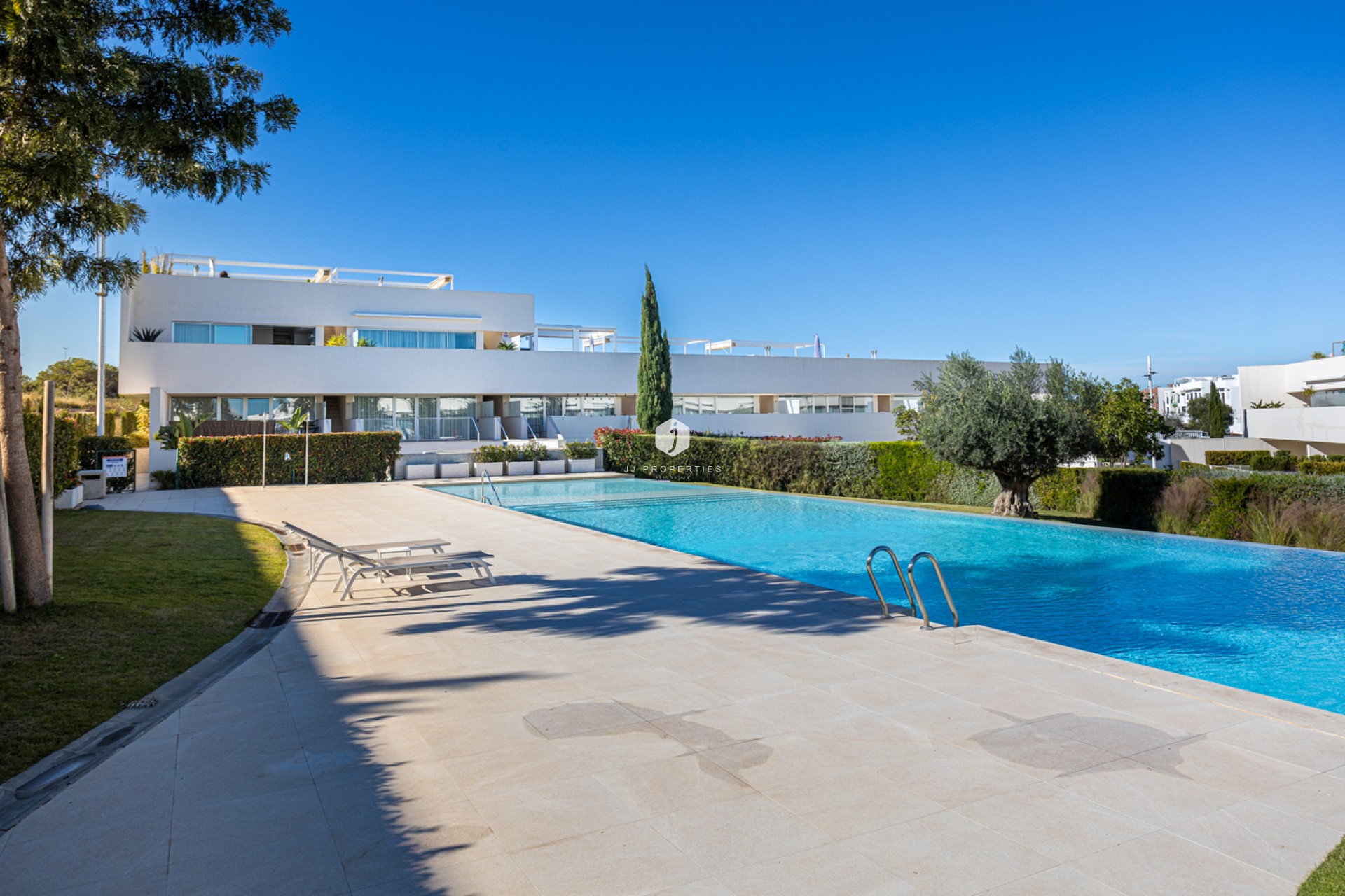 Z drugiej ręki - Daszek -
Torrevieja - Los Balcones