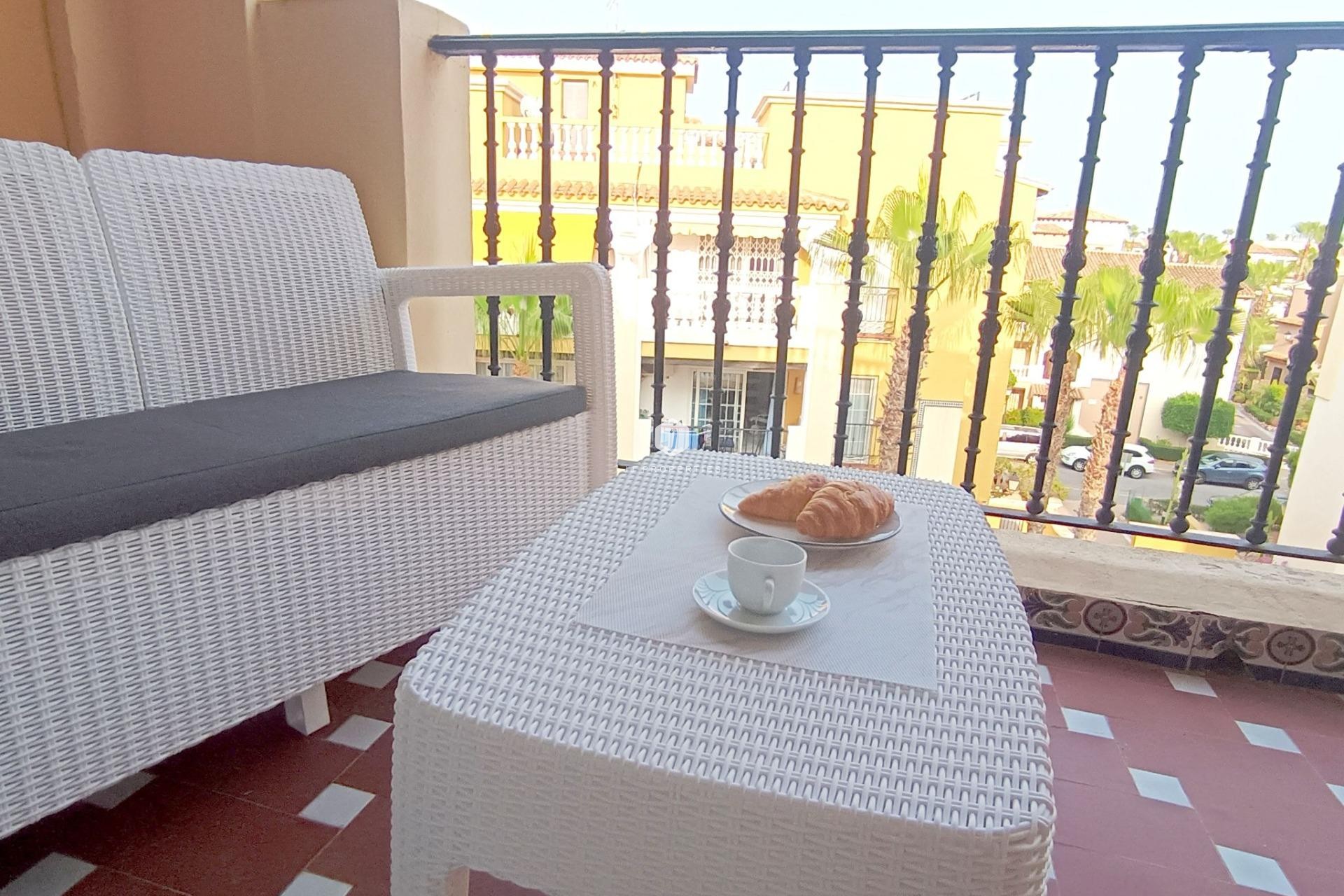 Z drugiej ręki - Daszek -
Torrevieja - Los Frutales