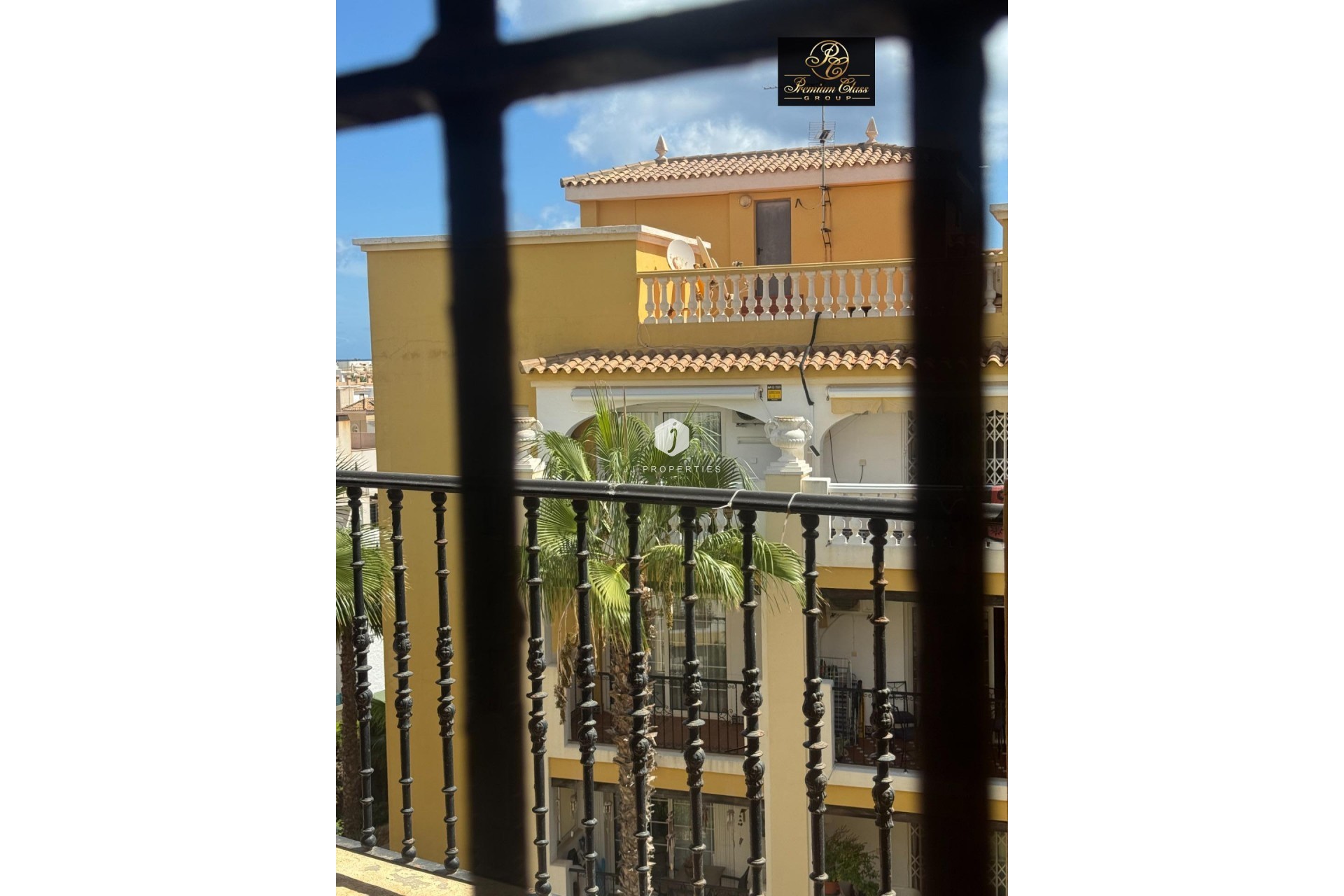 Z drugiej ręki - Daszek -
Torrevieja - Los Frutales