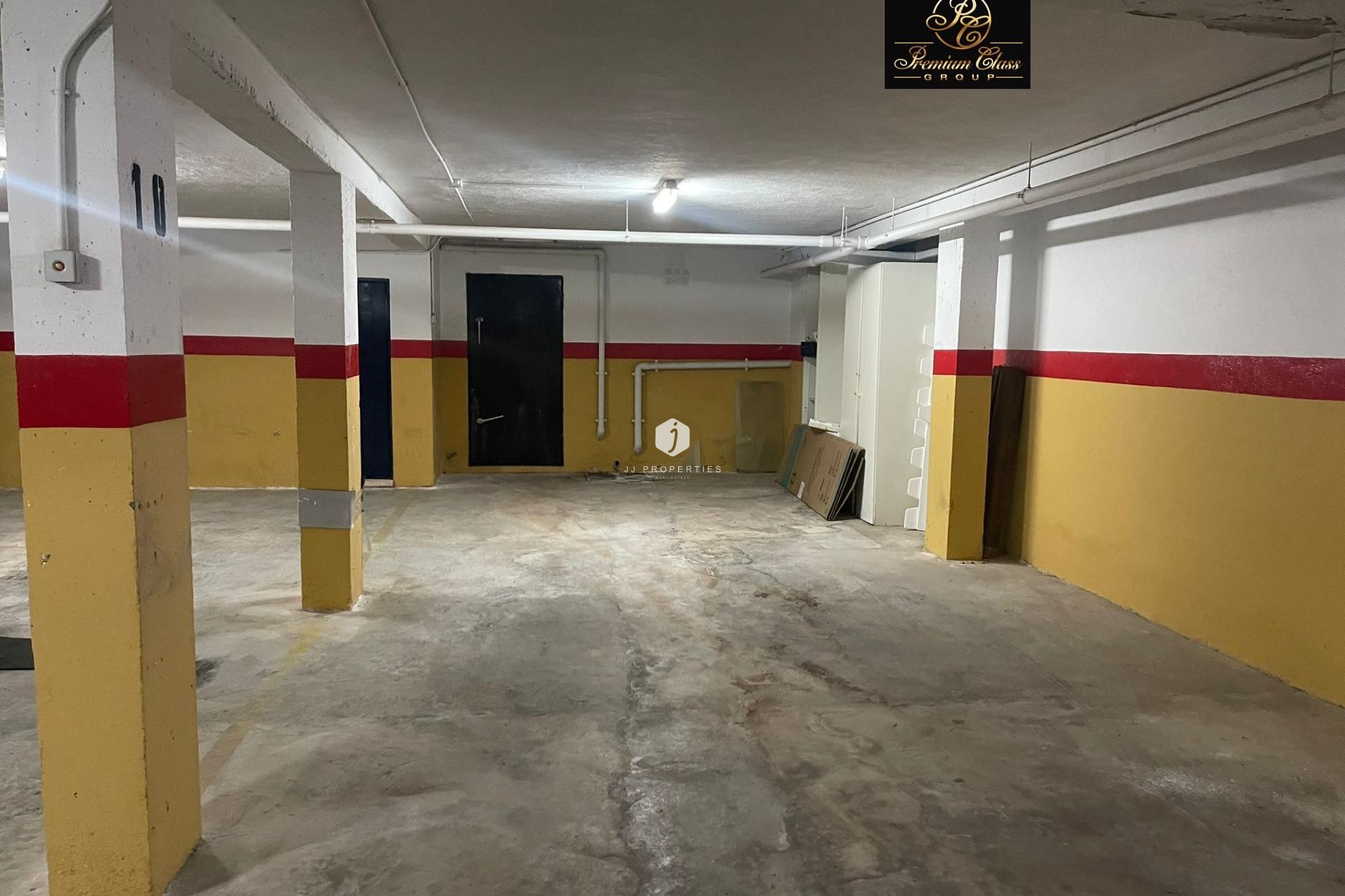 Z drugiej ręki - Daszek -
Torrevieja - Los Frutales