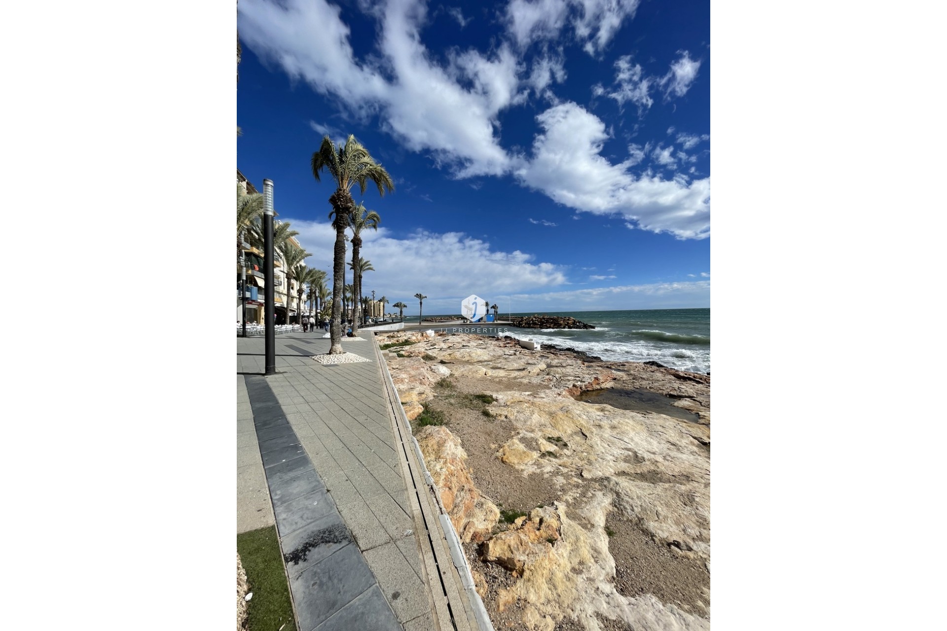 Z drugiej ręki - Daszek -
Torrevieja - Playa de cura