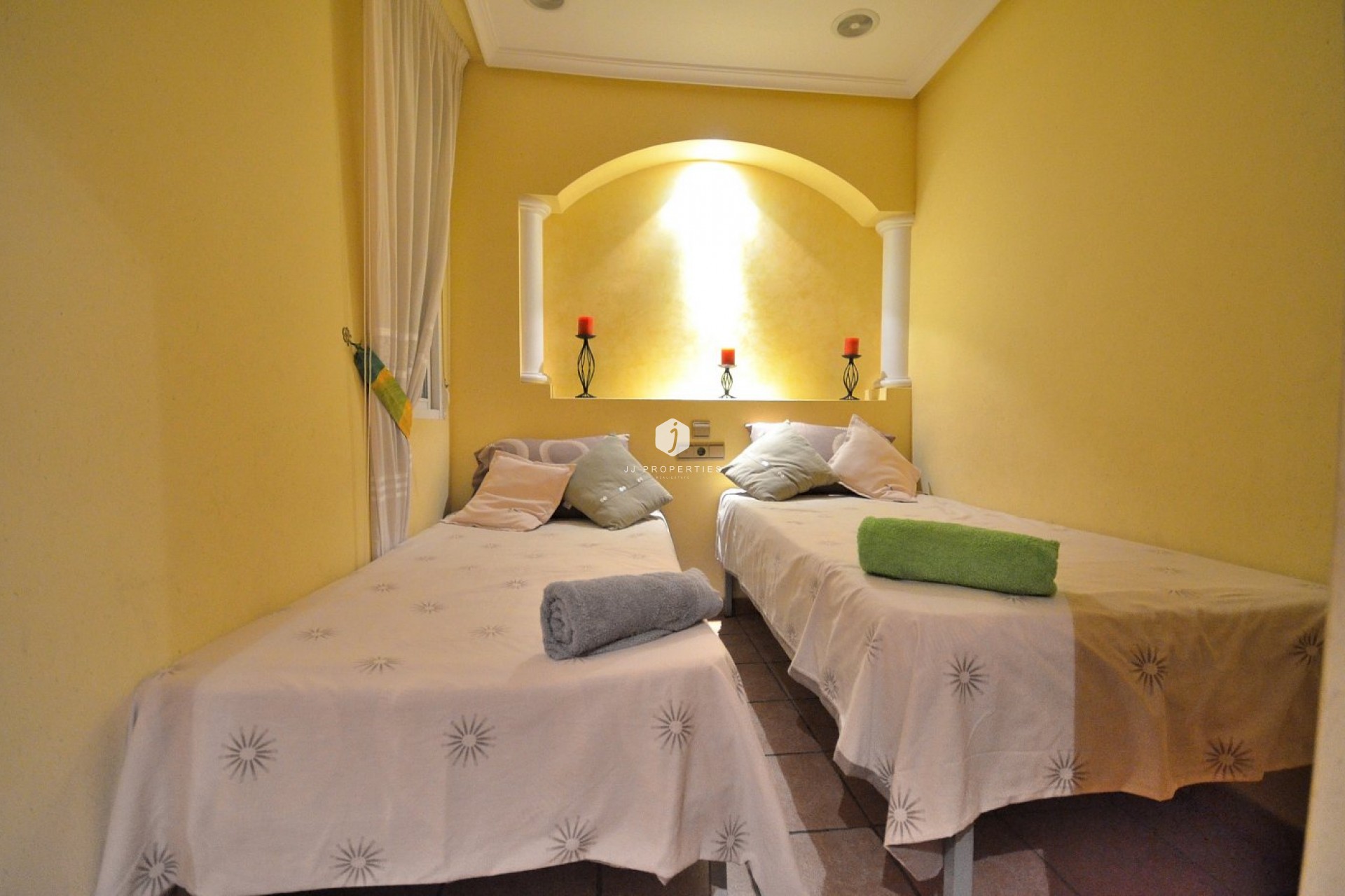 Z drugiej ręki - Daszek -
Torrevieja - Playa del Cura