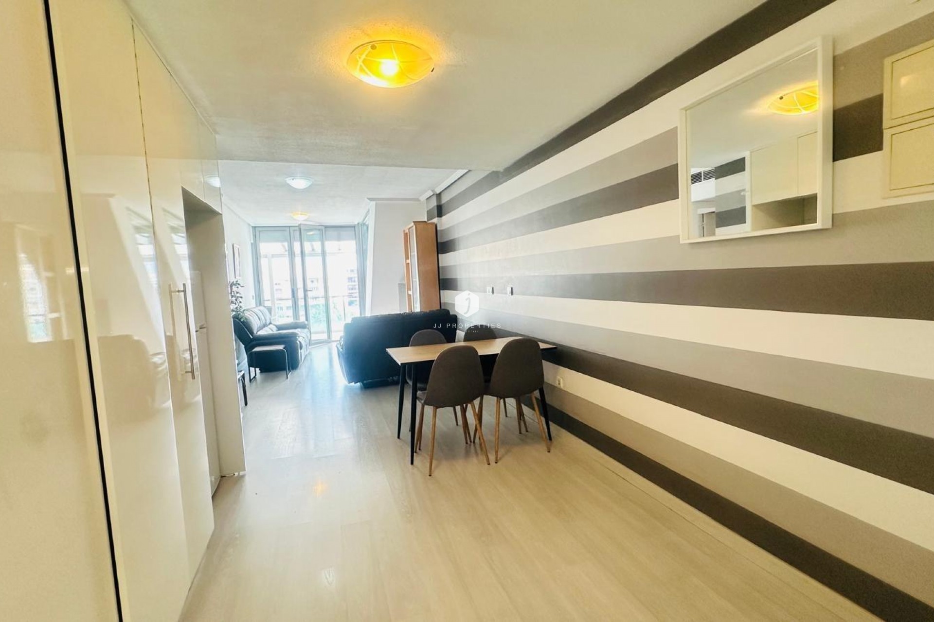 Z drugiej ręki - Daszek -
Torrevieja - Playa del Cura