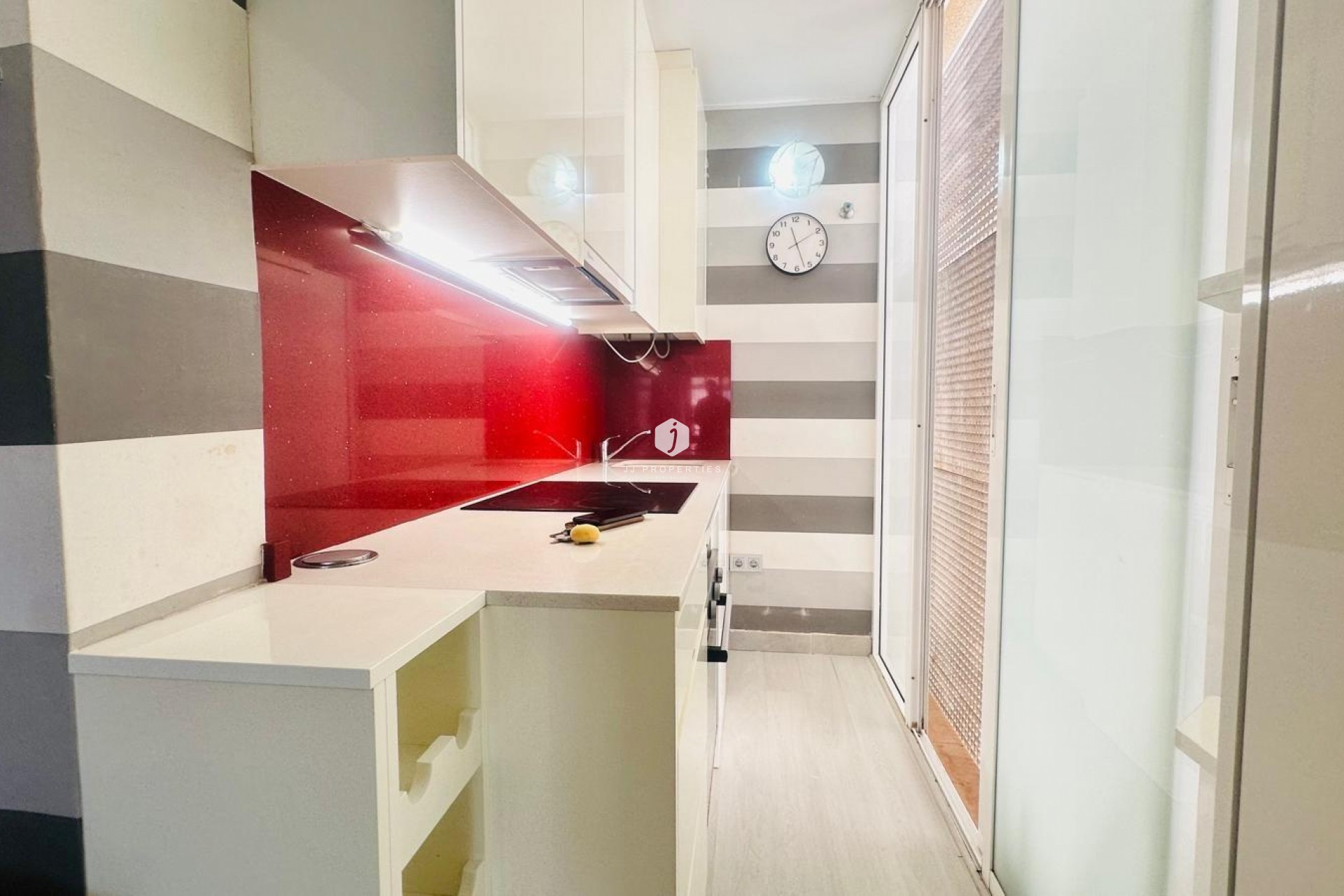 Z drugiej ręki - Daszek -
Torrevieja - Playa del Cura