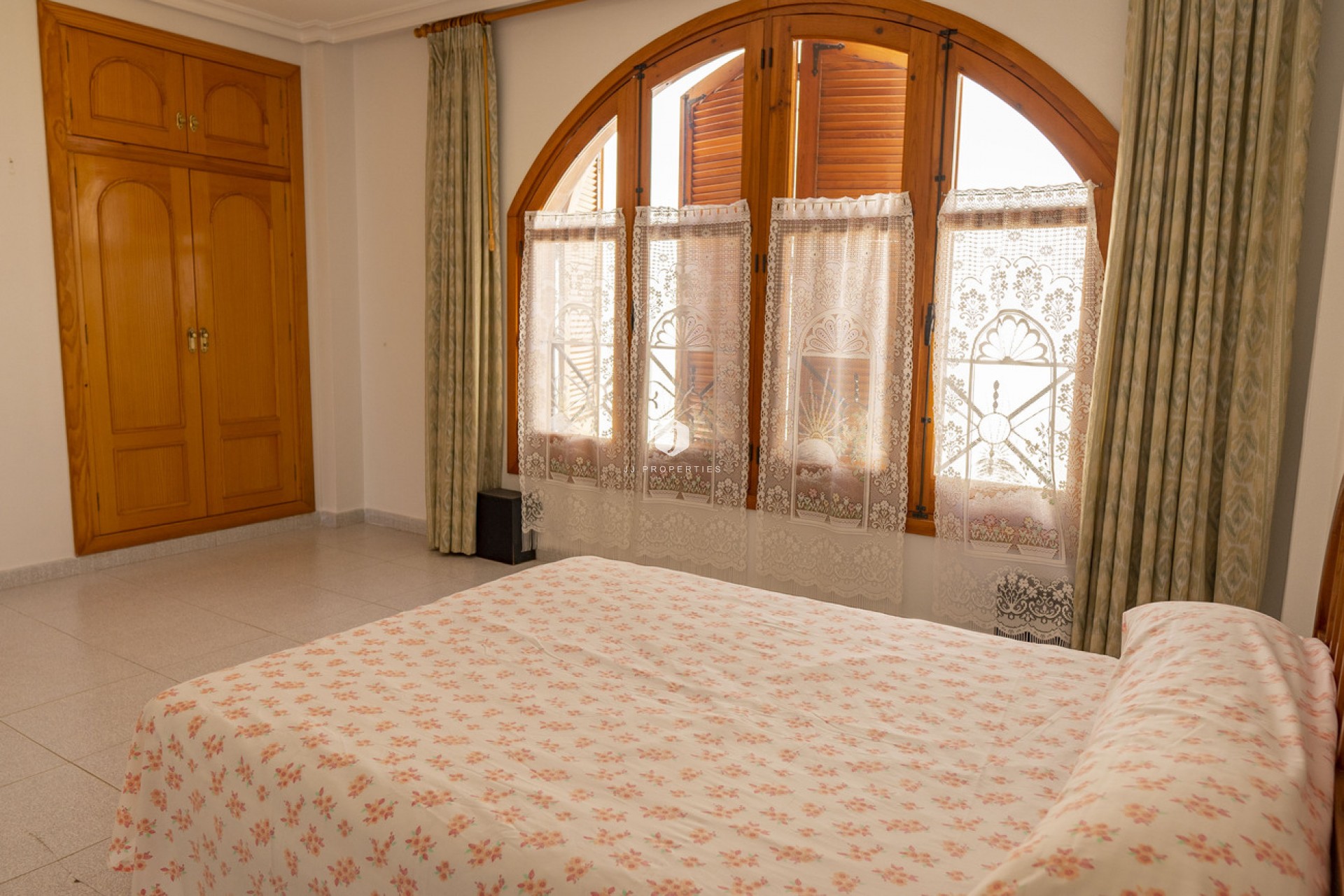 Z drugiej ręki - Daszek -
Torrevieja - Playa del Cura