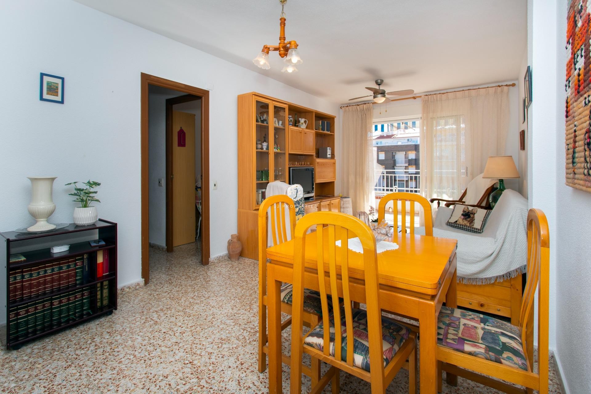 Z drugiej ręki - Daszek -
Torrevieja - Playa del Cura