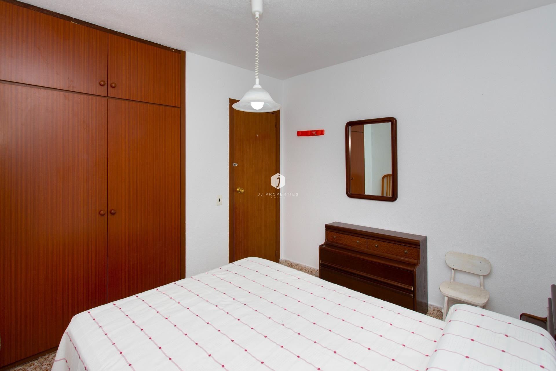 Z drugiej ręki - Daszek -
Torrevieja - Playa del Cura