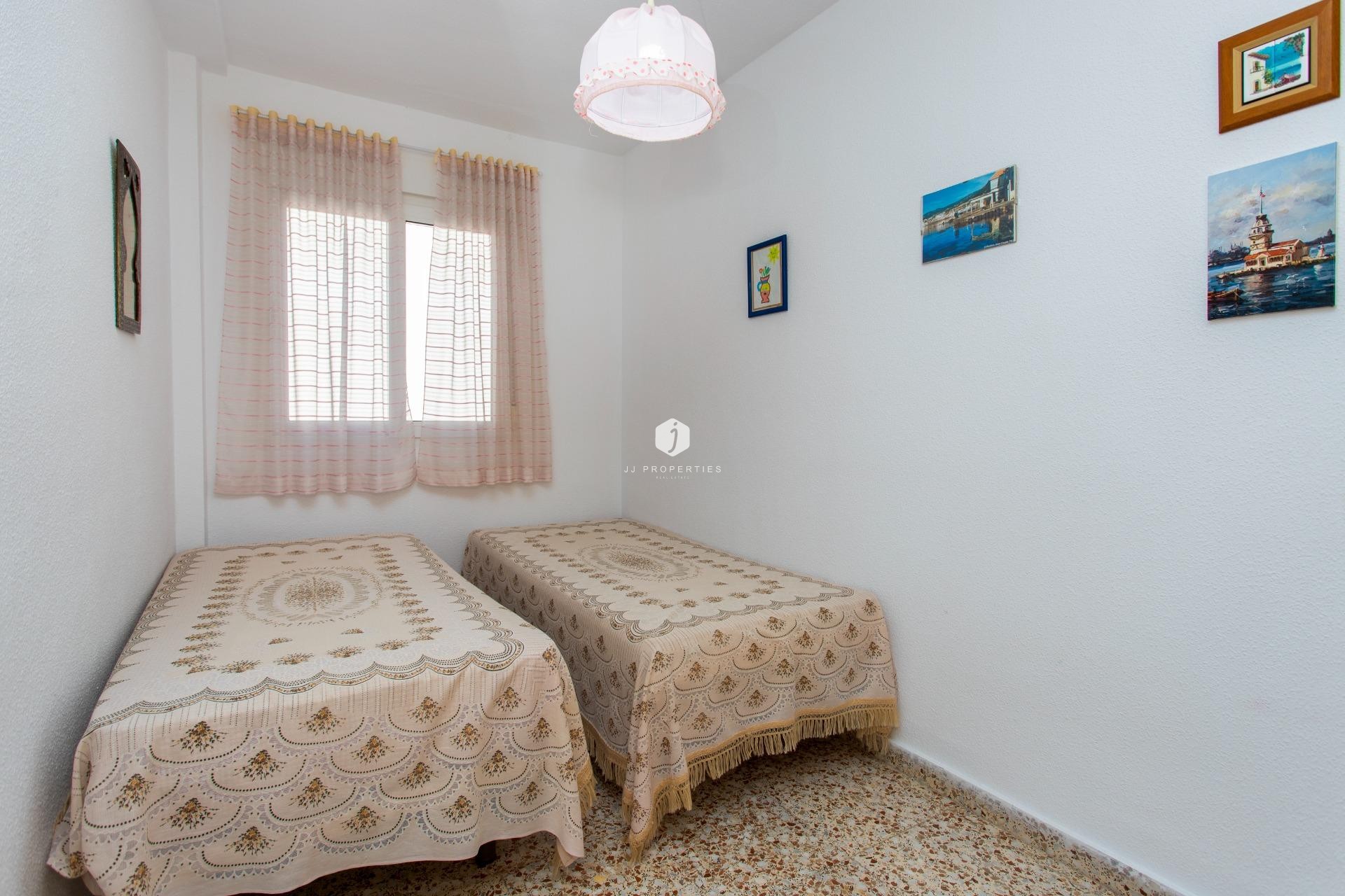 Z drugiej ręki - Daszek -
Torrevieja - Playa del Cura