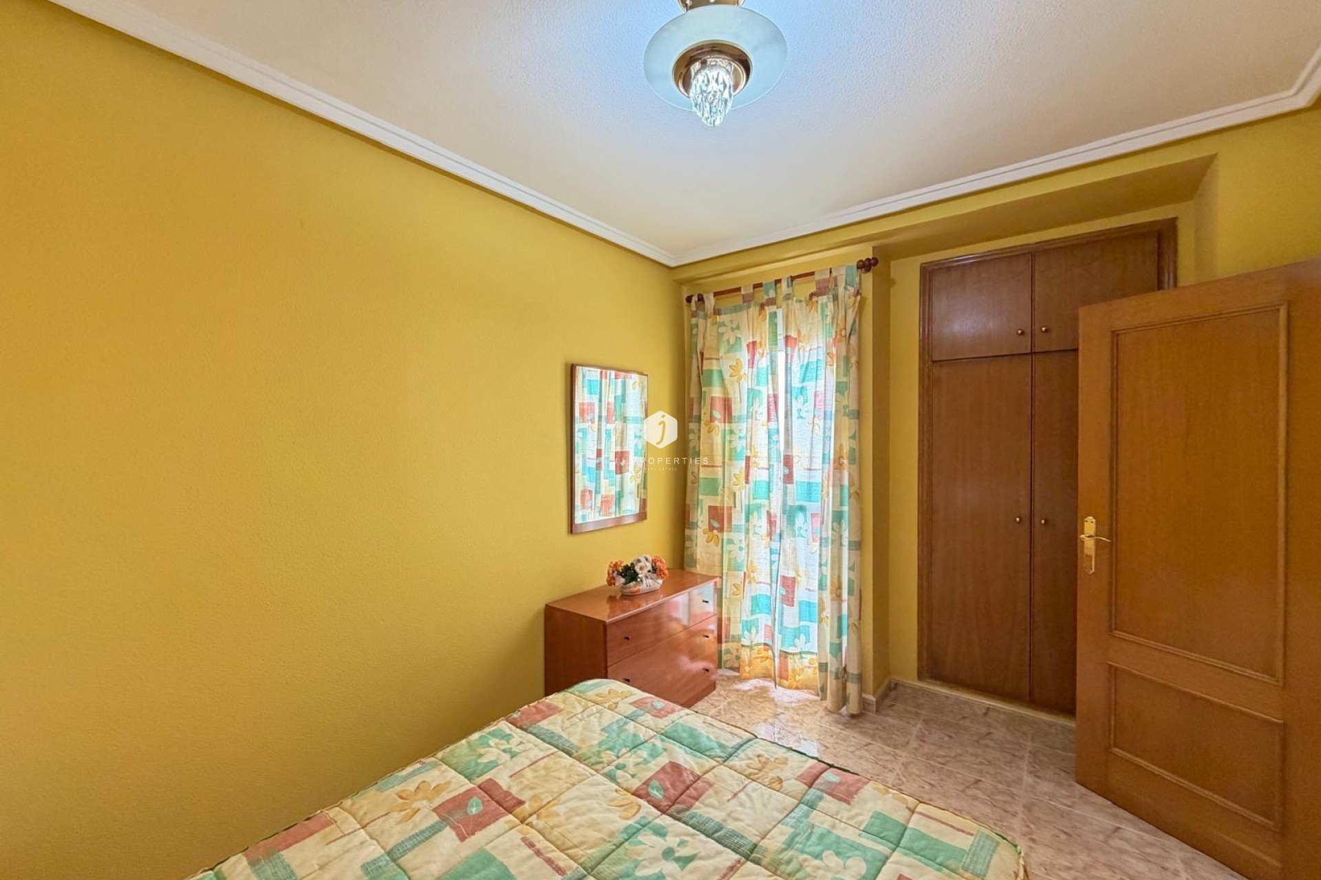 Z drugiej ręki - Daszek -
Torrevieja - Playa del Cura