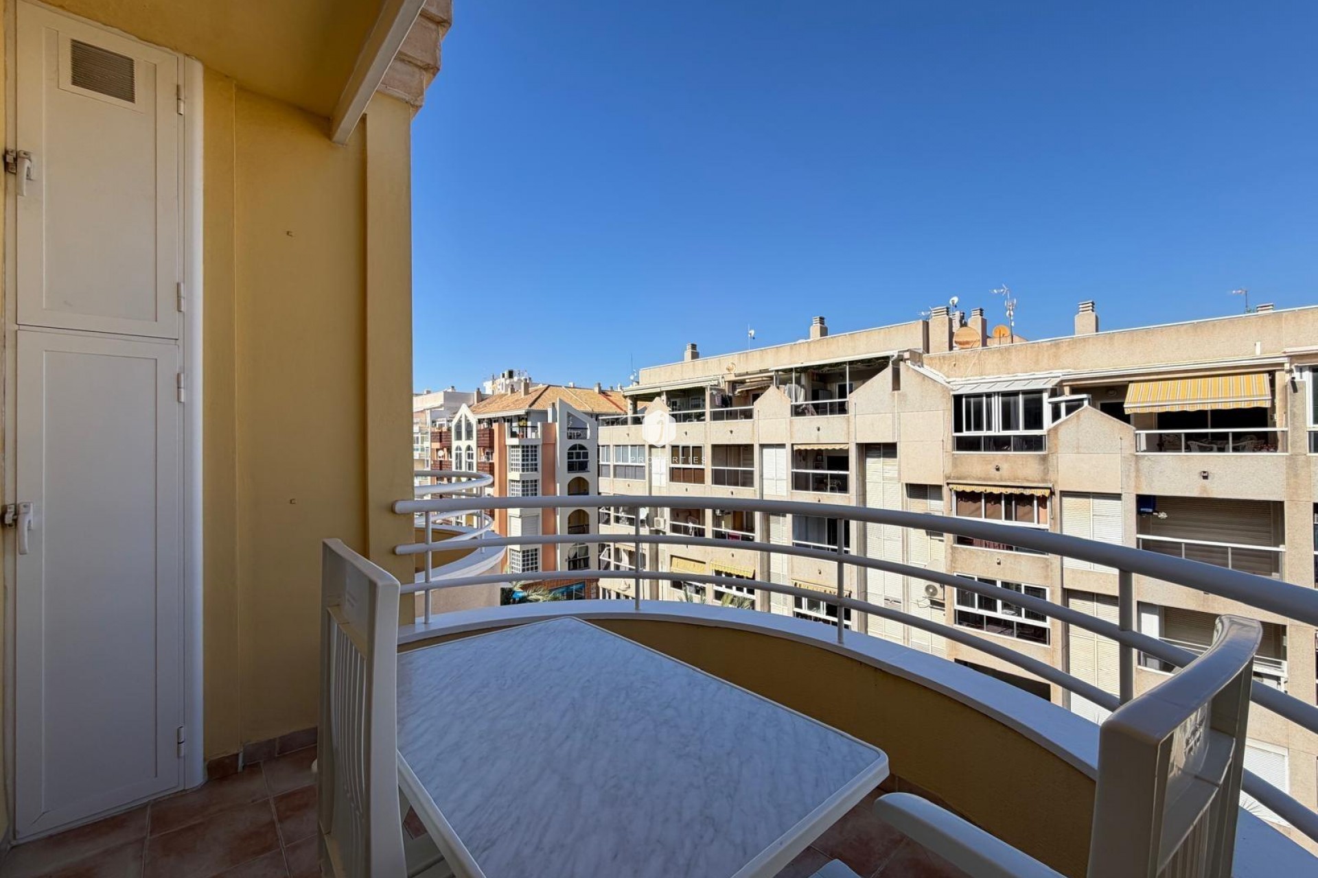 Z drugiej ręki - Daszek -
Torrevieja - Playa del Cura