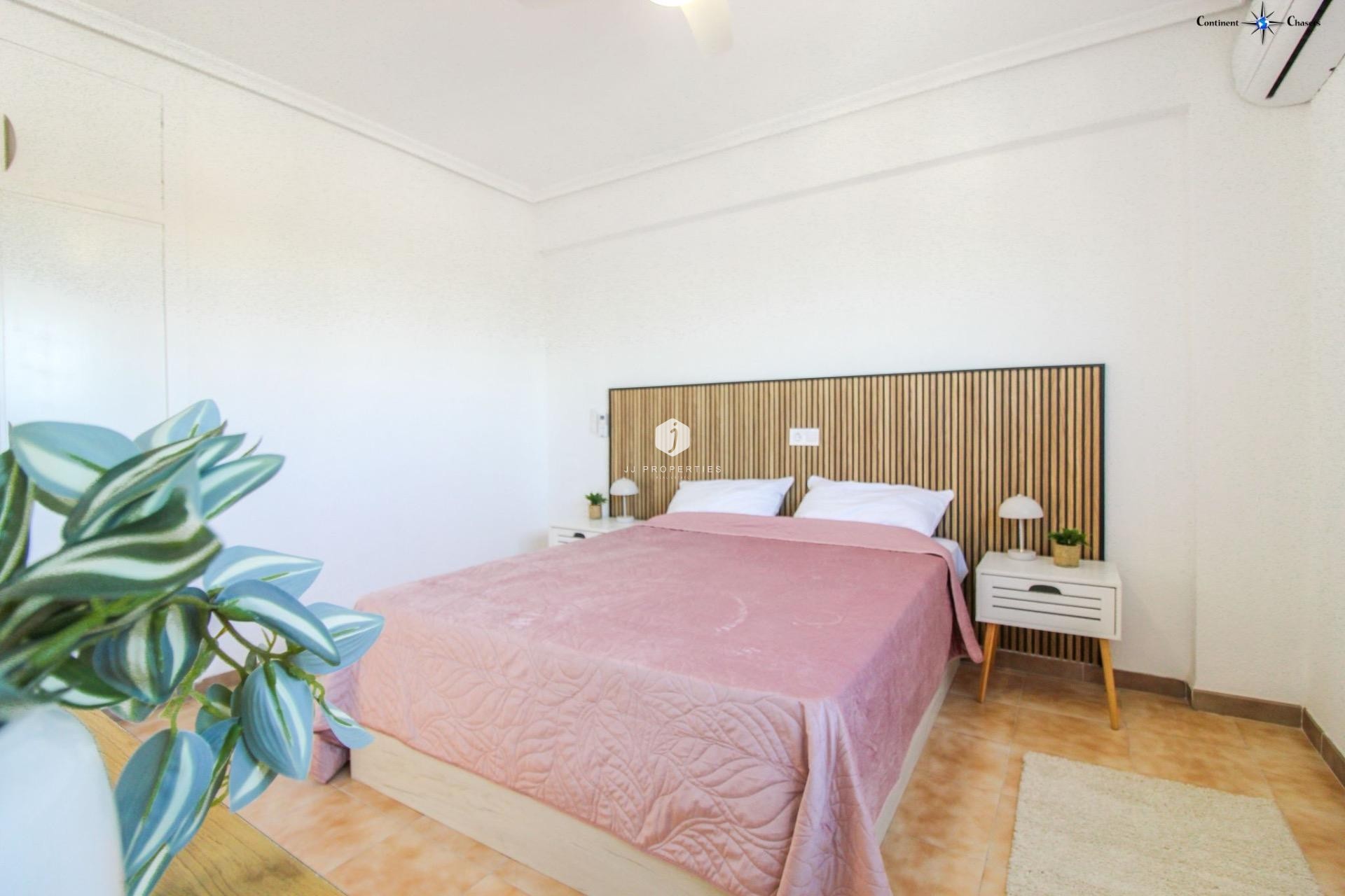 Z drugiej ręki - Daszek -
Torrevieja - Punta prima