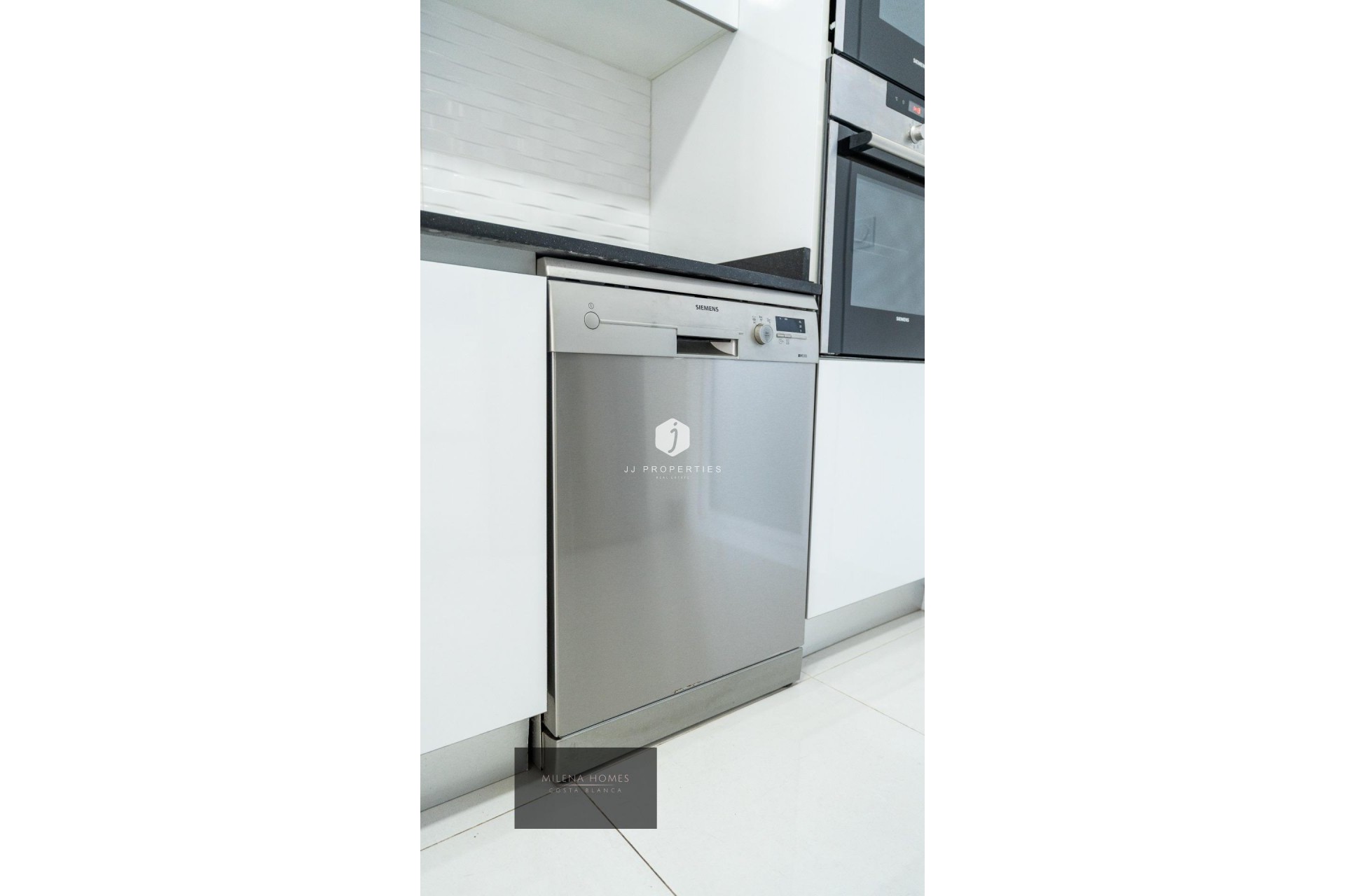 Z drugiej ręki - Daszek -
Torrevieja - Punta prima