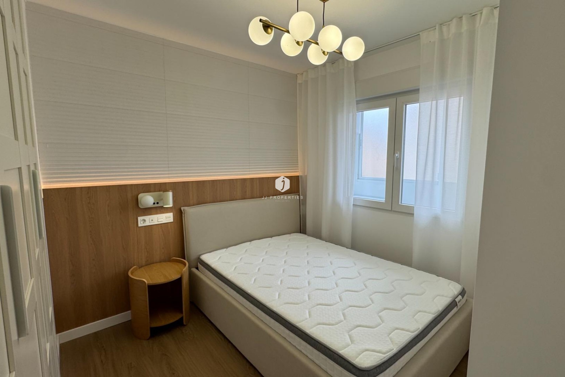 Z drugiej ręki - Daszek -
Torrevieja - Punta prima