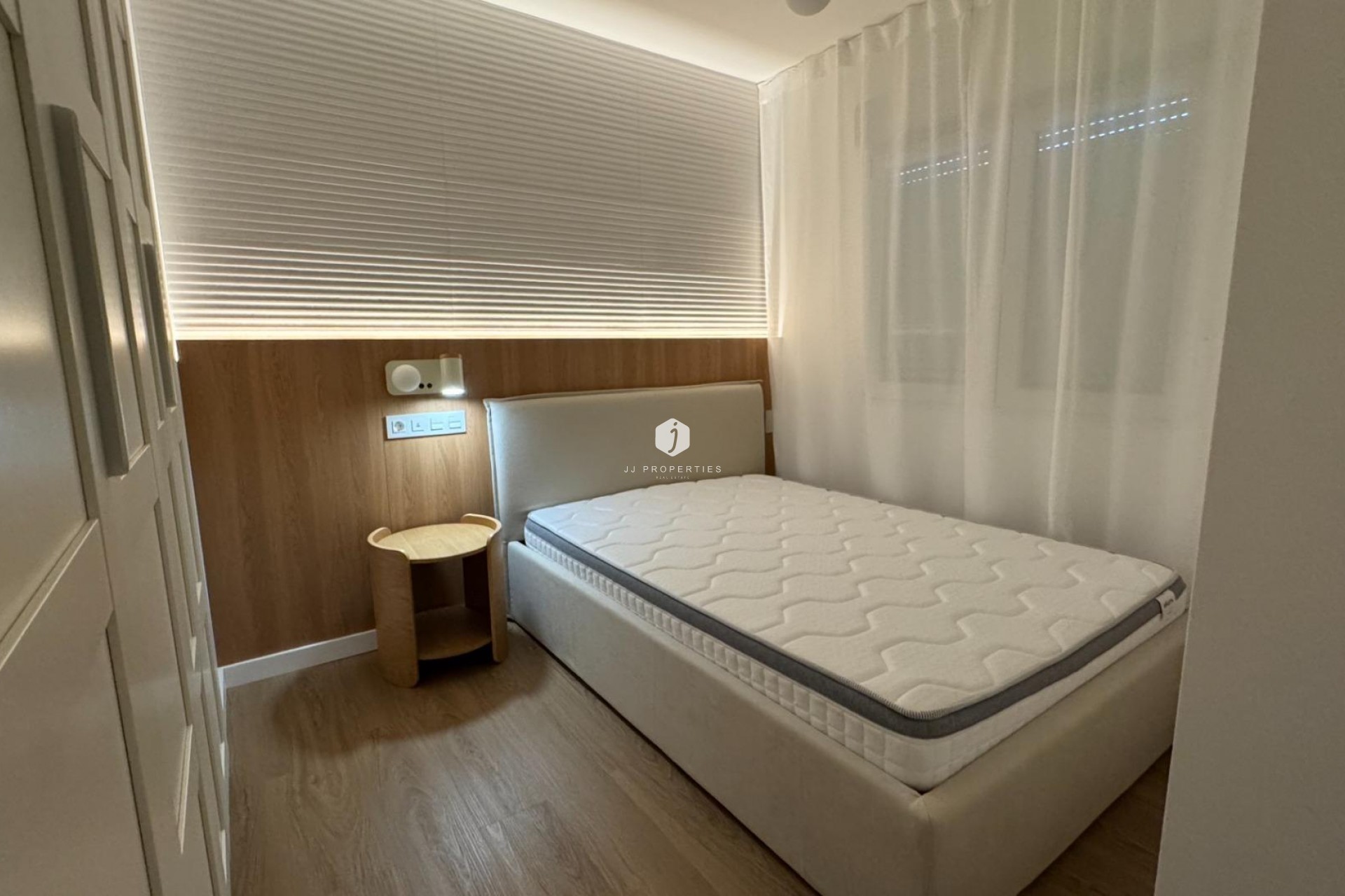 Z drugiej ręki - Daszek -
Torrevieja - Punta prima