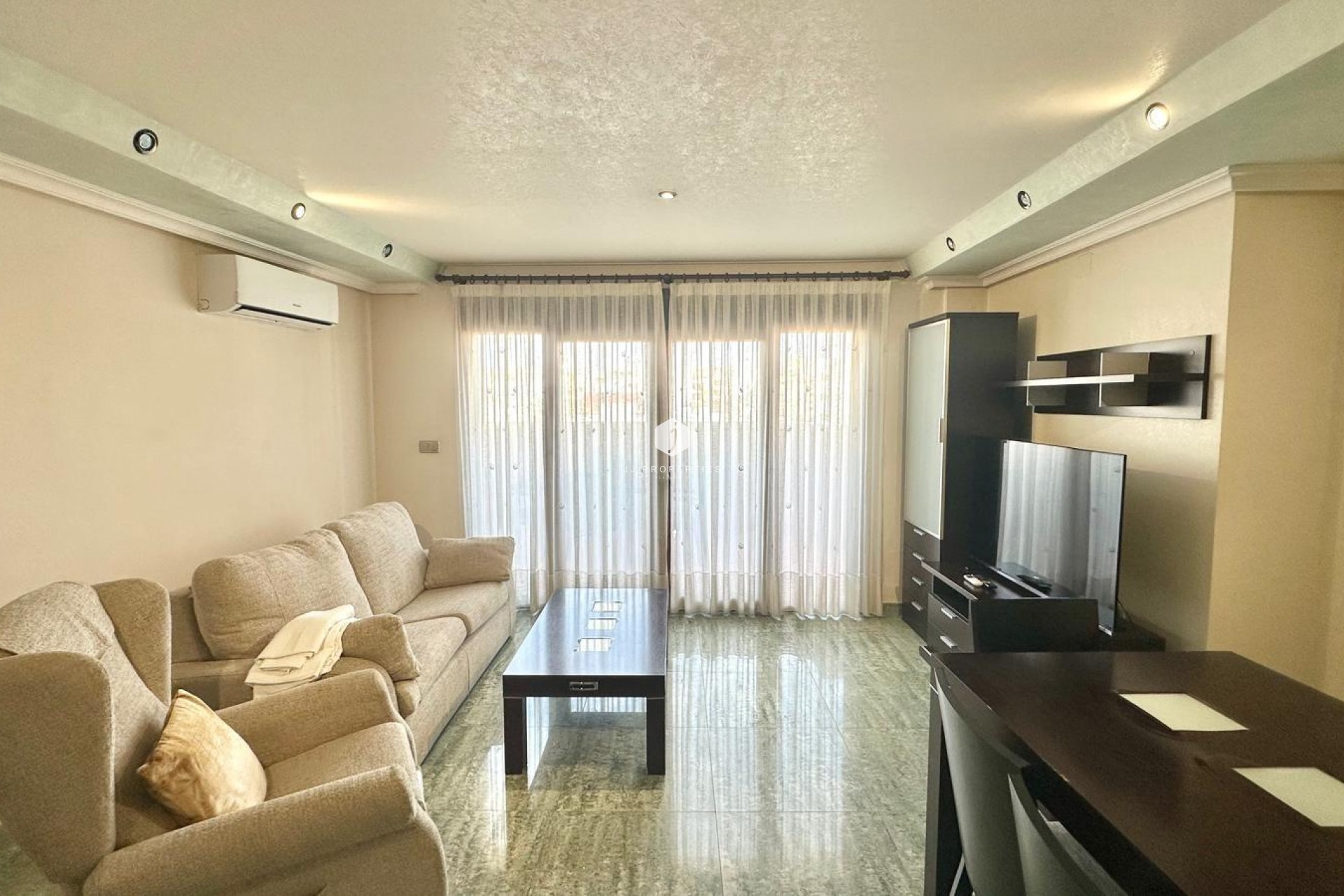 Z drugiej ręki - Daszek -
Torrevieja