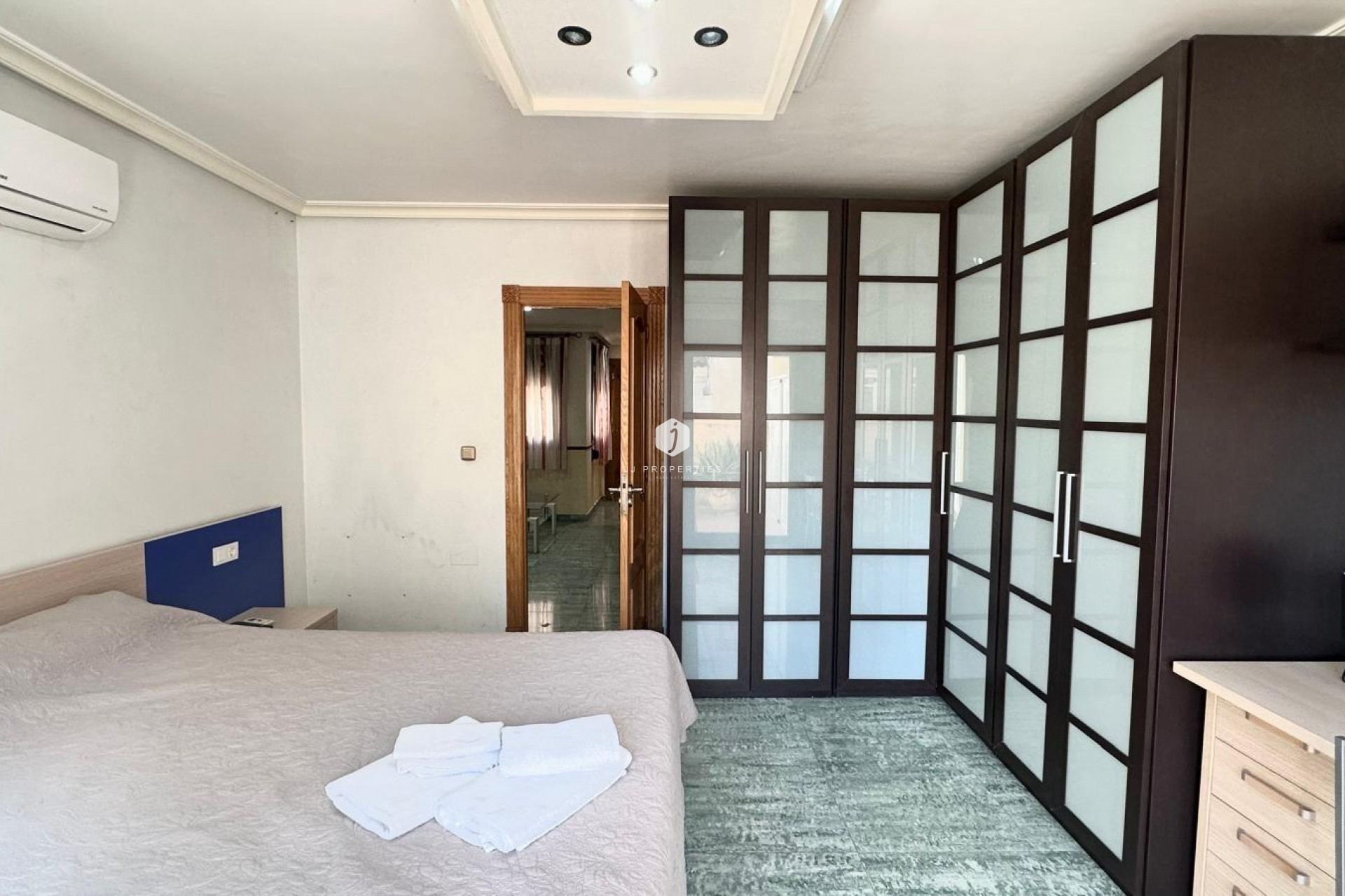 Z drugiej ręki - Daszek -
Torrevieja