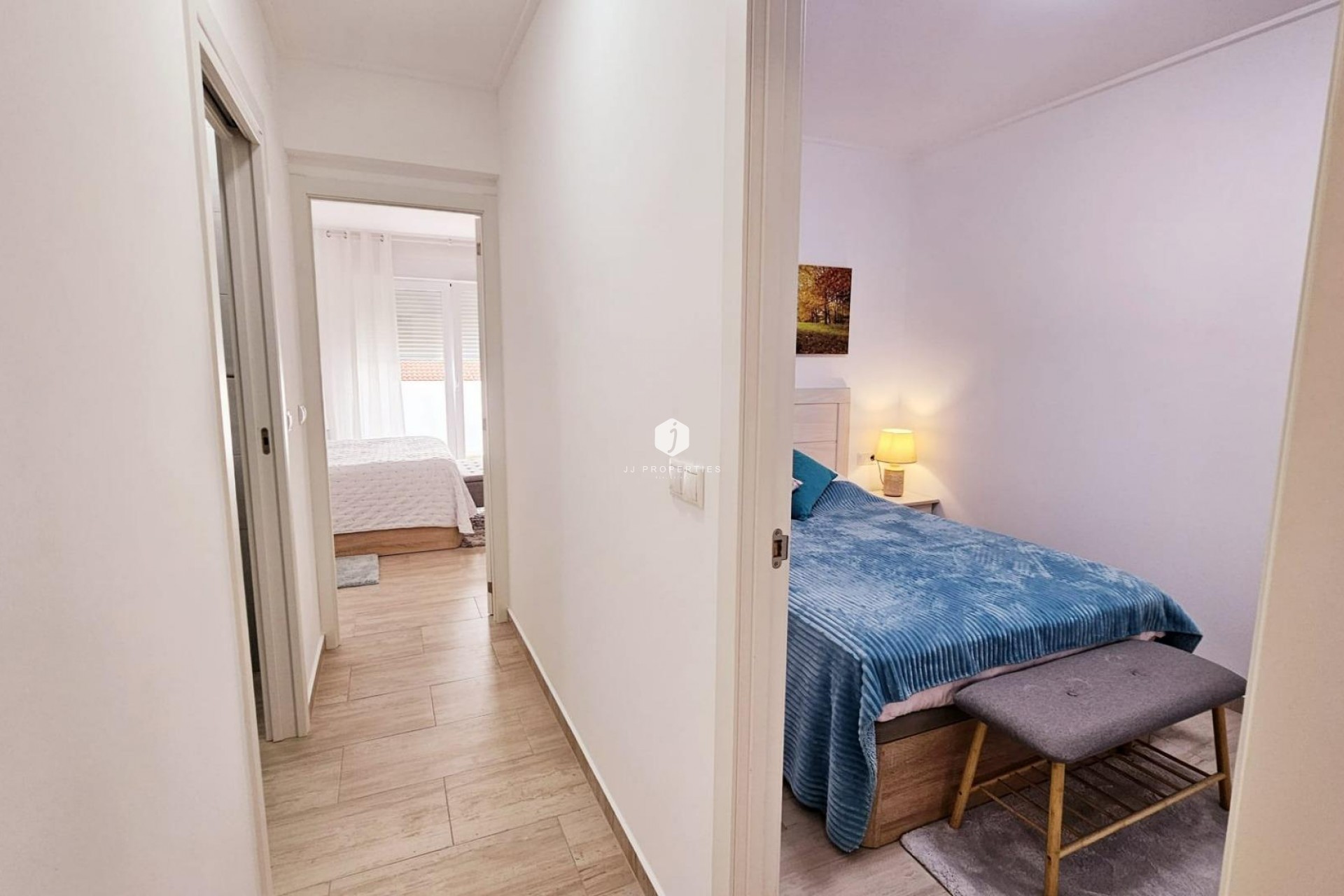 Z drugiej ręki - Dupleks -
Torrevieja - La siesta