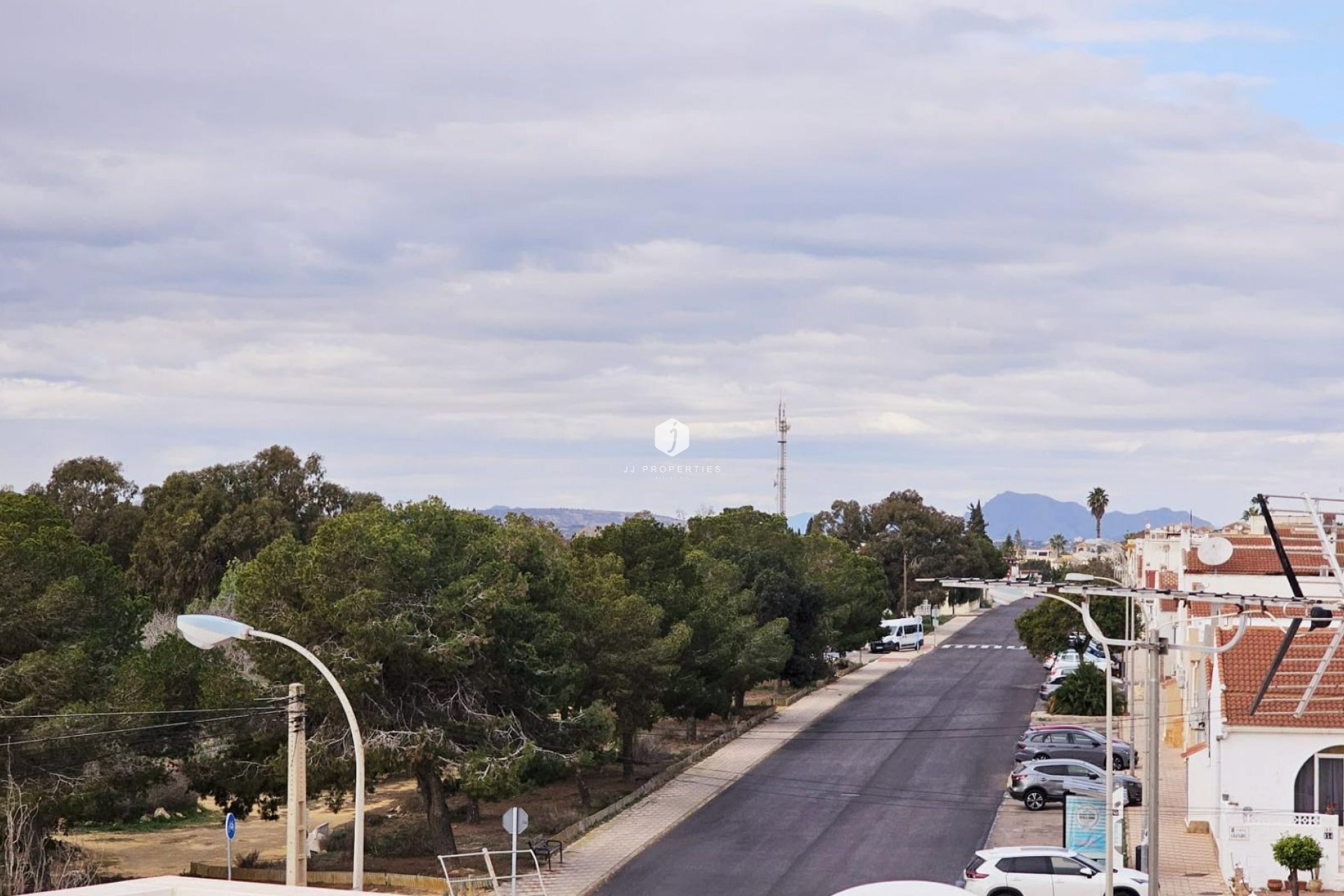 Z drugiej ręki - Dupleks -
Torrevieja - La siesta