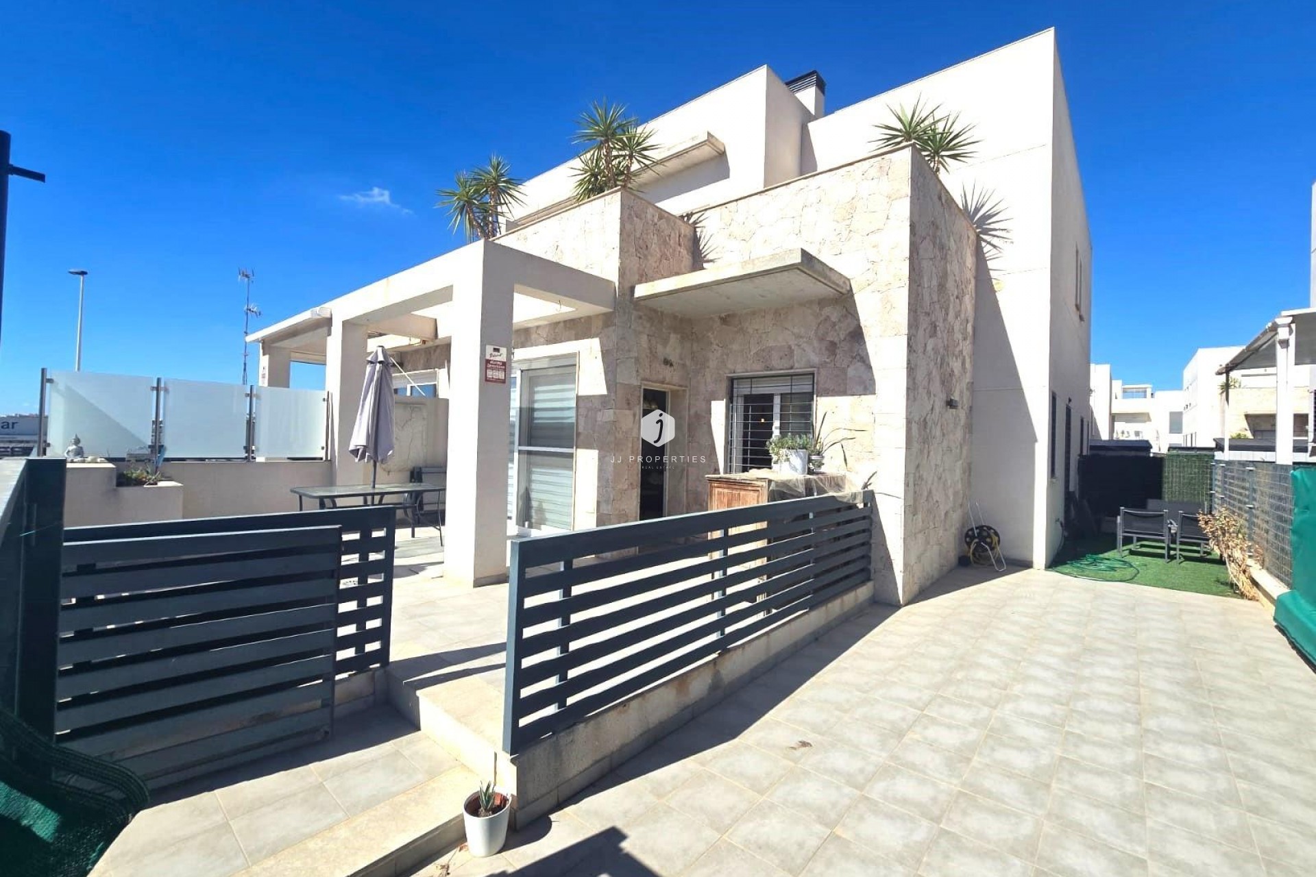 Z drugiej ręki - Dupleks -
Torrevieja - Sector 25