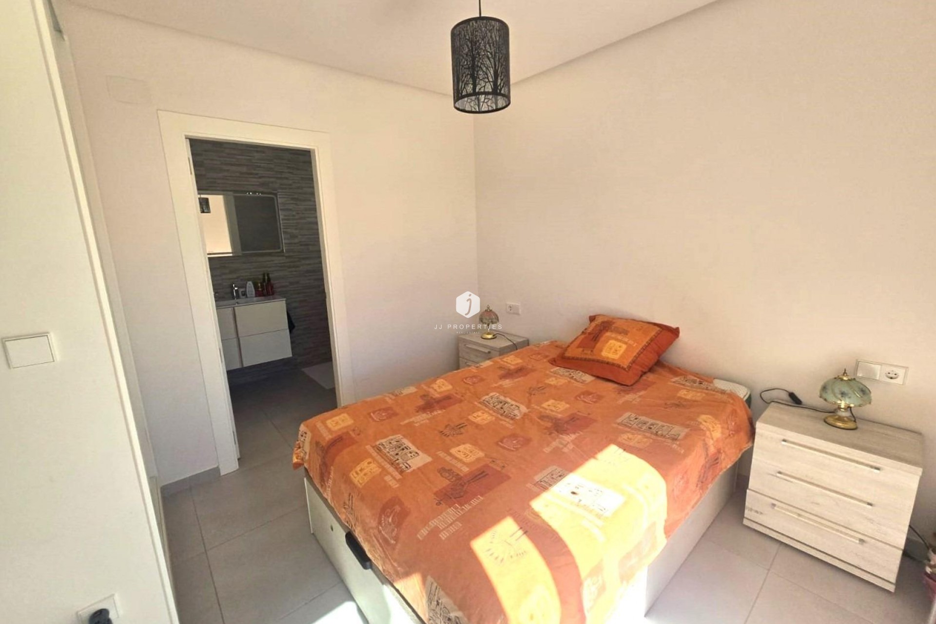 Z drugiej ręki - Dupleks -
Torrevieja - Sector 25