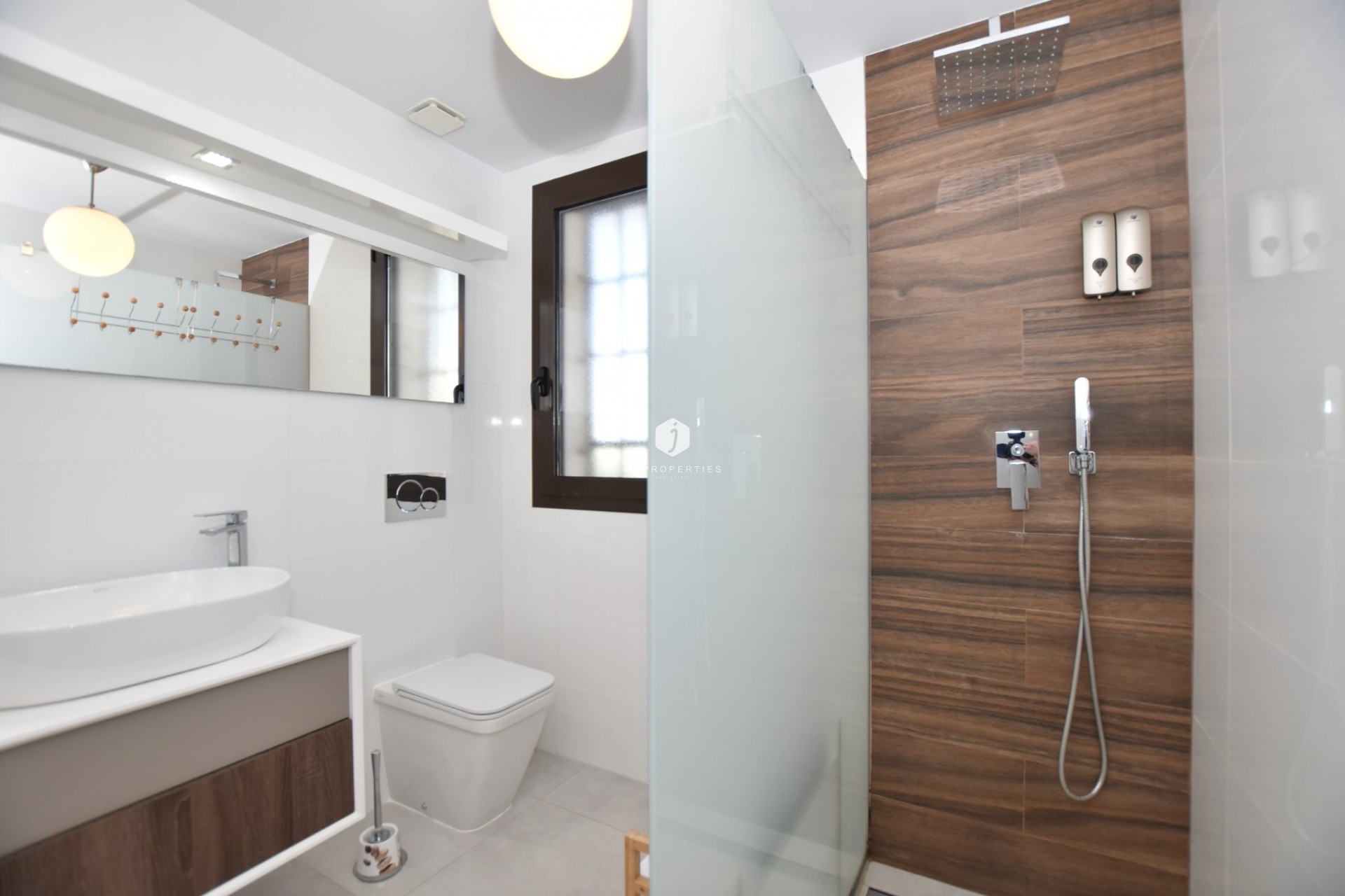 Z drugiej ręki - Mieszkanie w bloku -
Algorfa - Inland