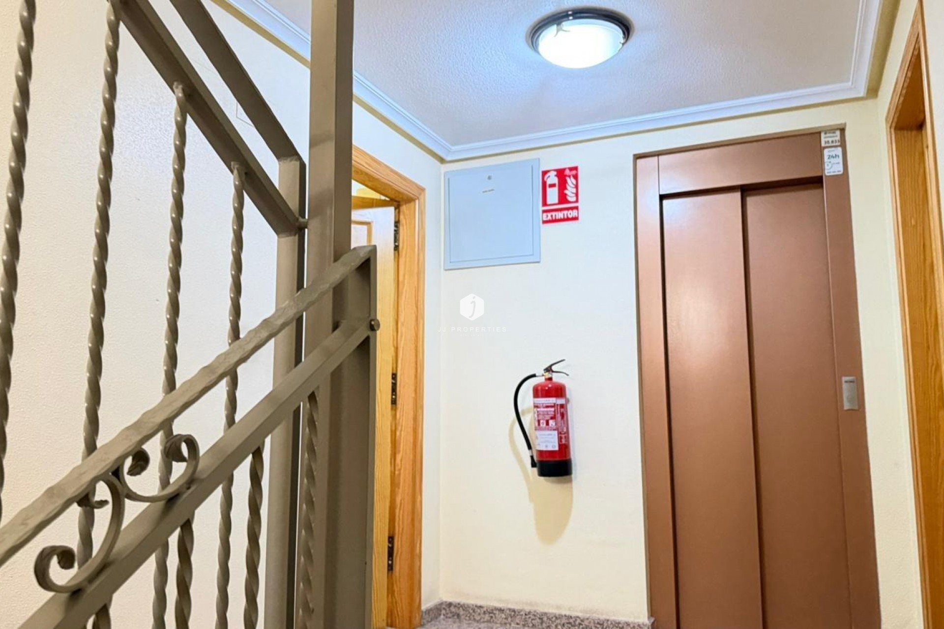 Z drugiej ręki - Mieszkanie w bloku -
Benijofar - Pueblo 4