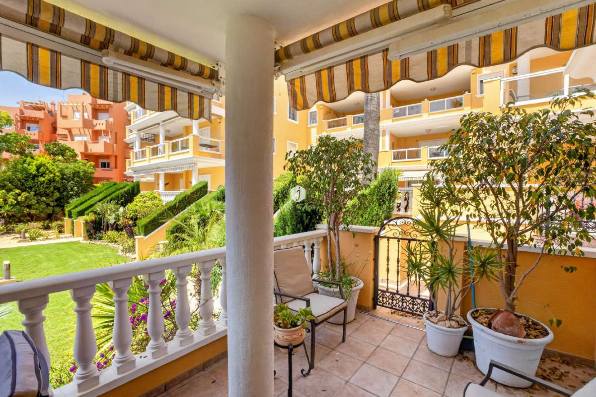 Z drugiej ręki - Mieszkanie w bloku -
Cabo Roig - Costa Blanca