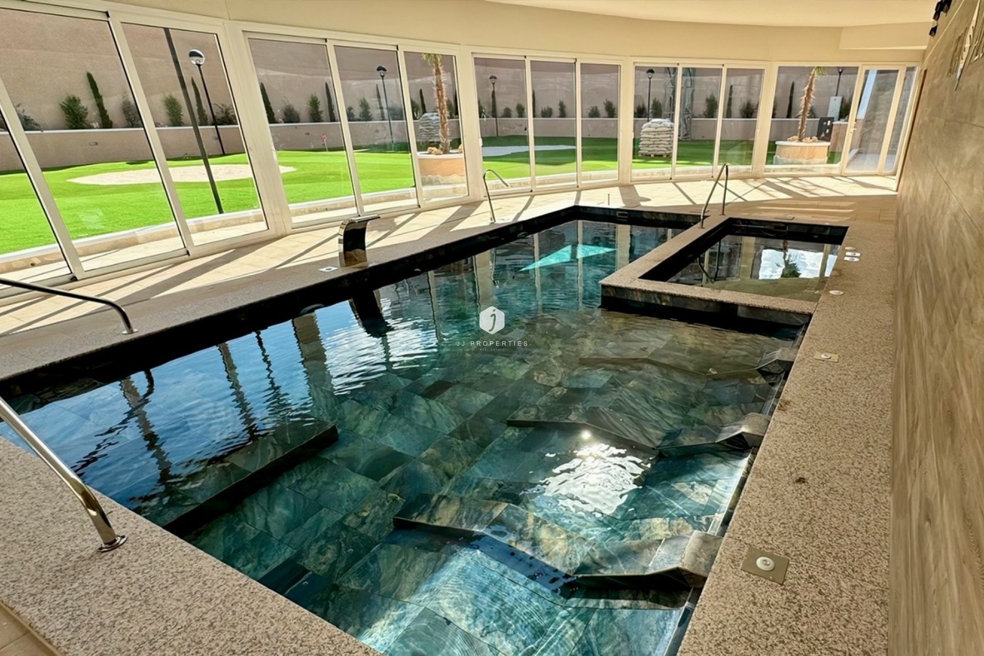 Z drugiej ręki - Mieszkanie w bloku -
El Raso - Costa Blanca