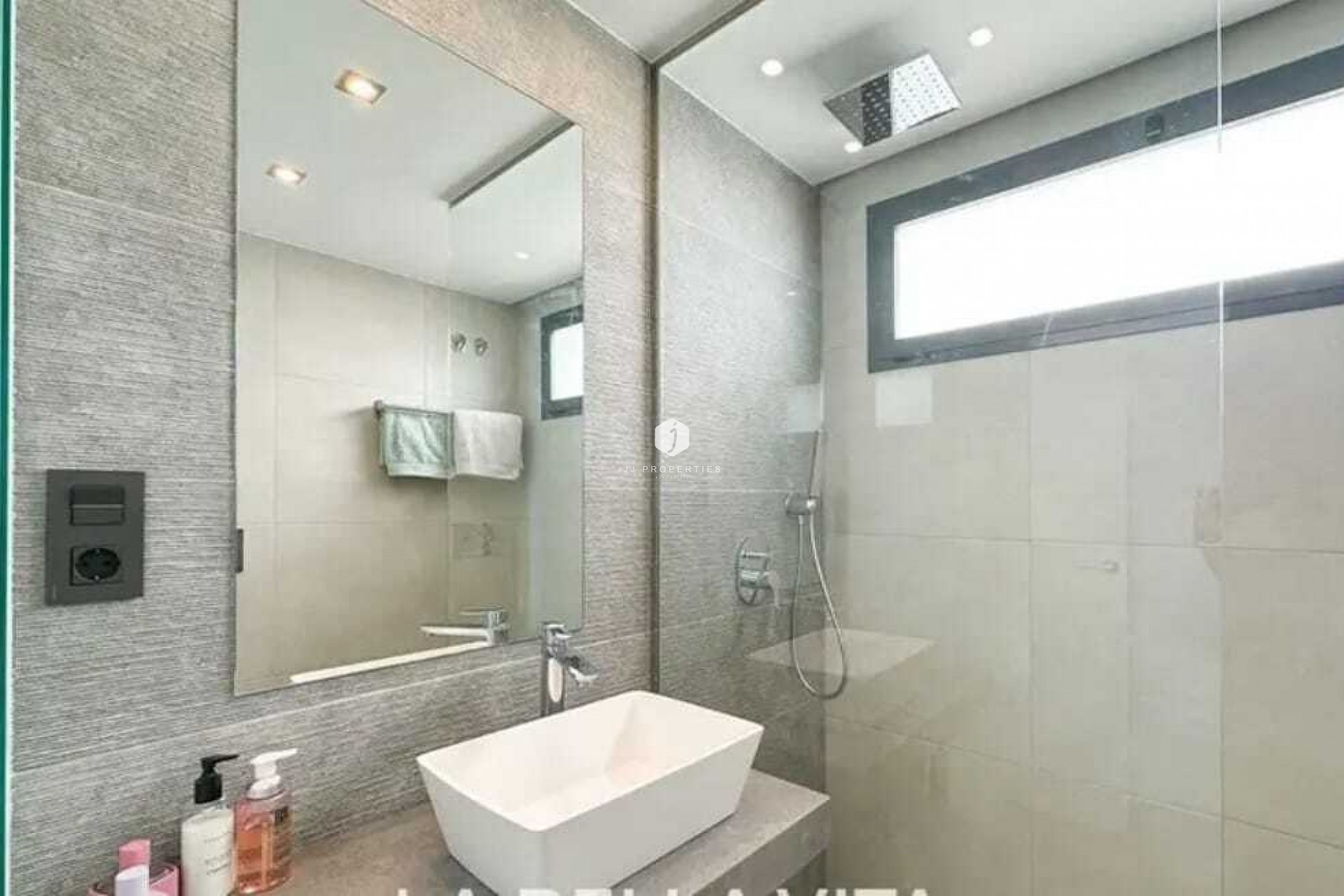 Z drugiej ręki - Mieszkanie w bloku -
Guardamar del Segura - Costa Blanca