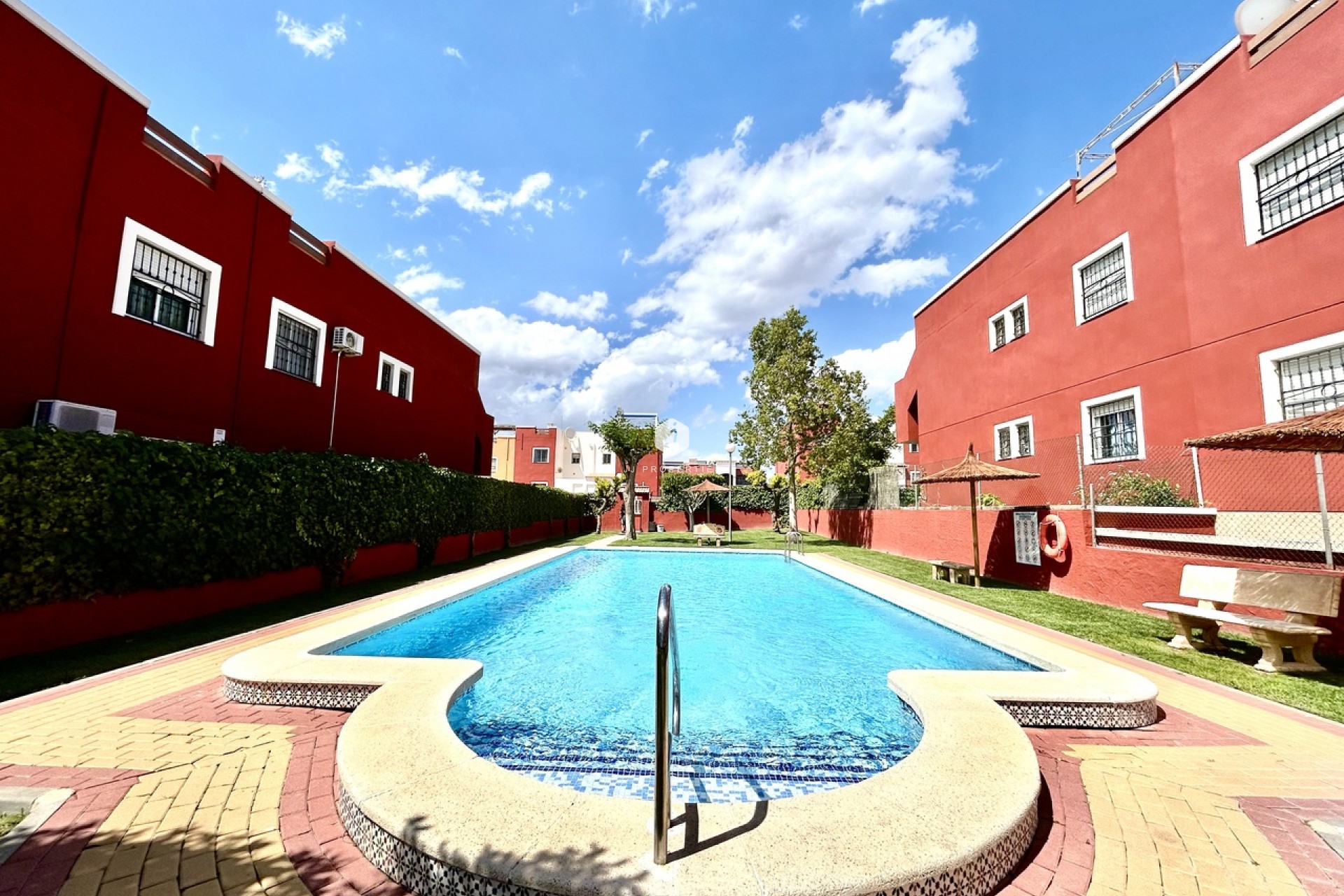 Z drugiej ręki - Mieszkanie w bloku -
Los Altos - Costa Blanca