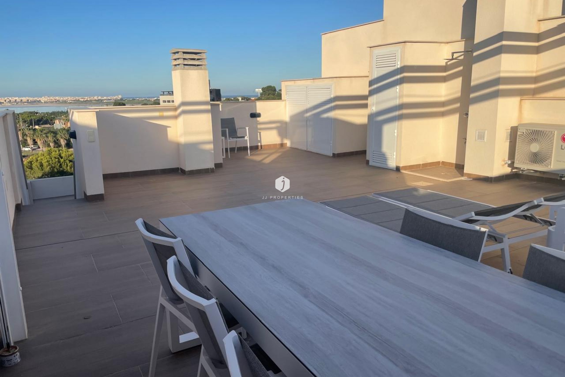 Z drugiej ręki - Mieszkanie w bloku -
Los Balcones - Costa Blanca